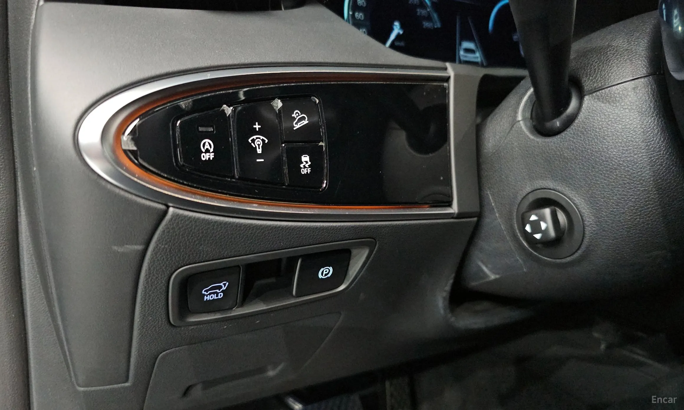 Genesis GV70 превью 18