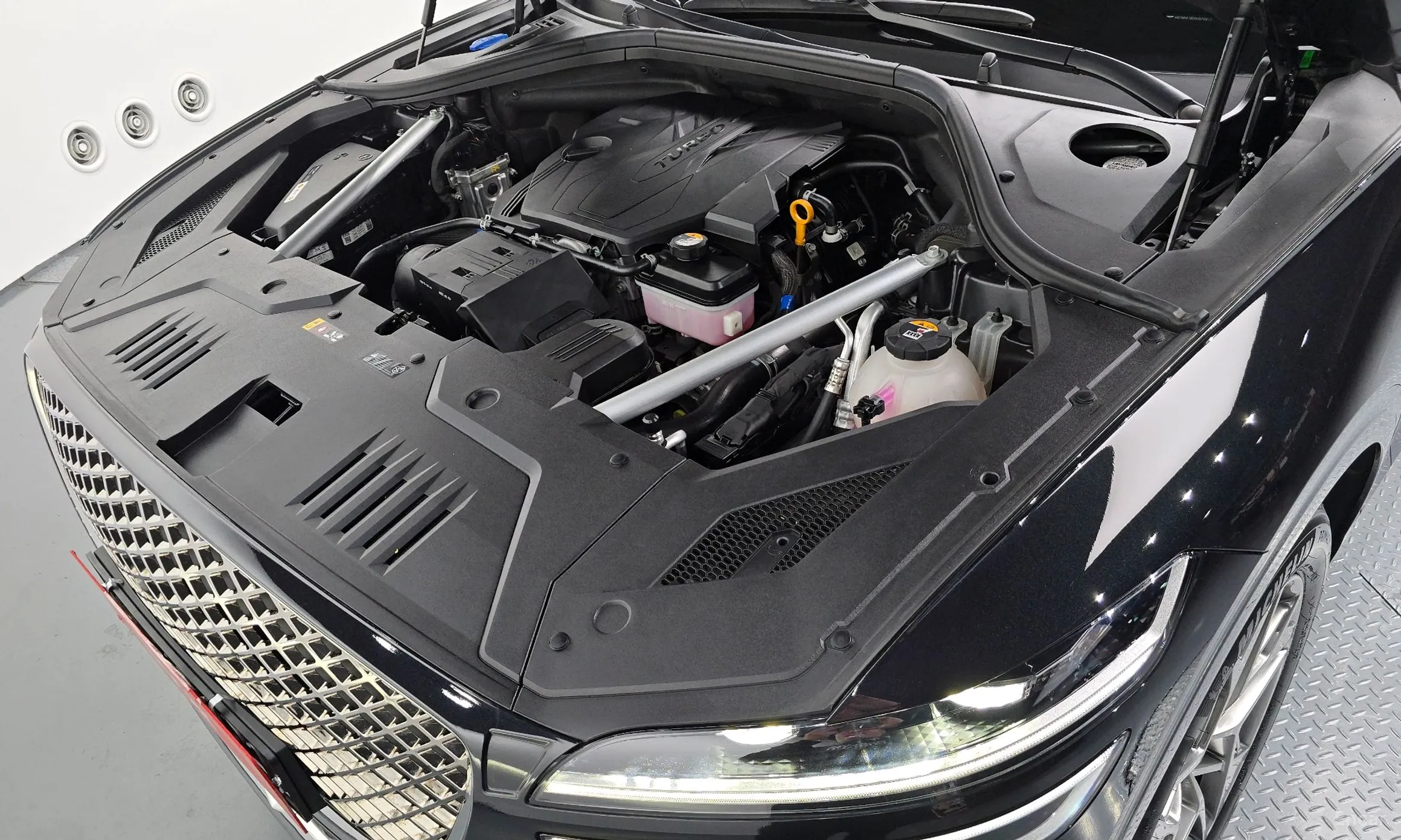 Genesis GV70 превью 6