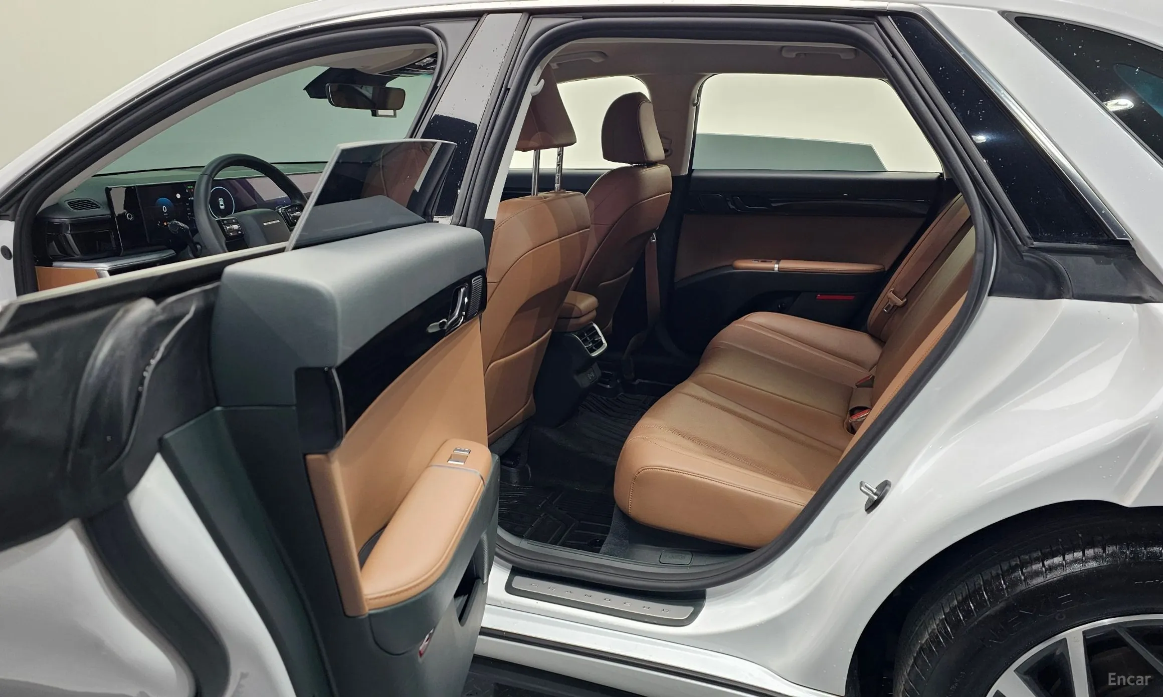Hyundai Grandeur (GN7) превью 11