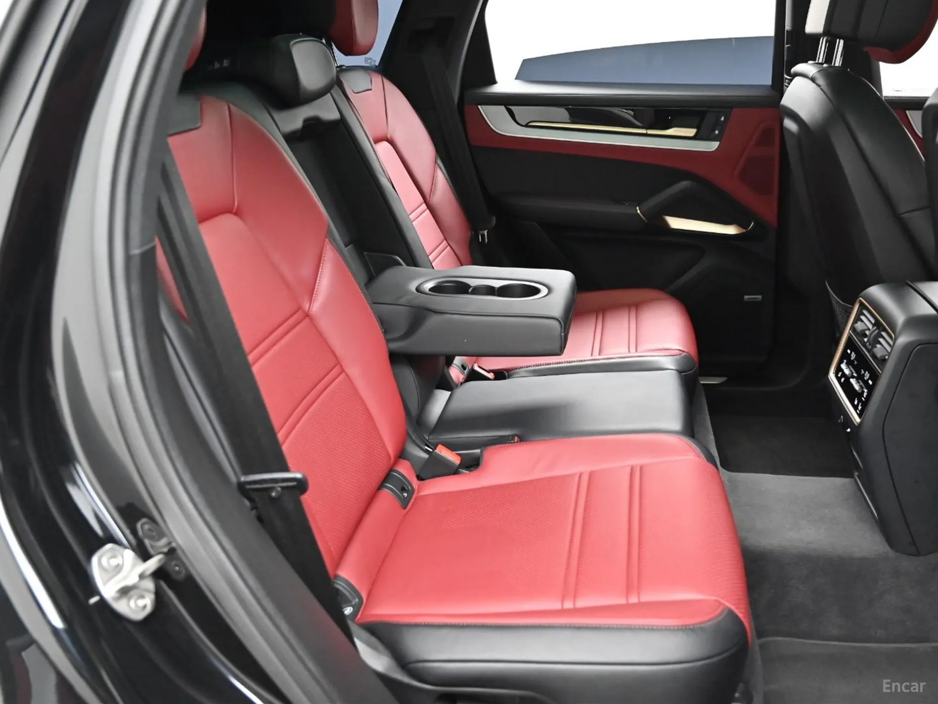 Porsche Cayenne (PO536) превью 12