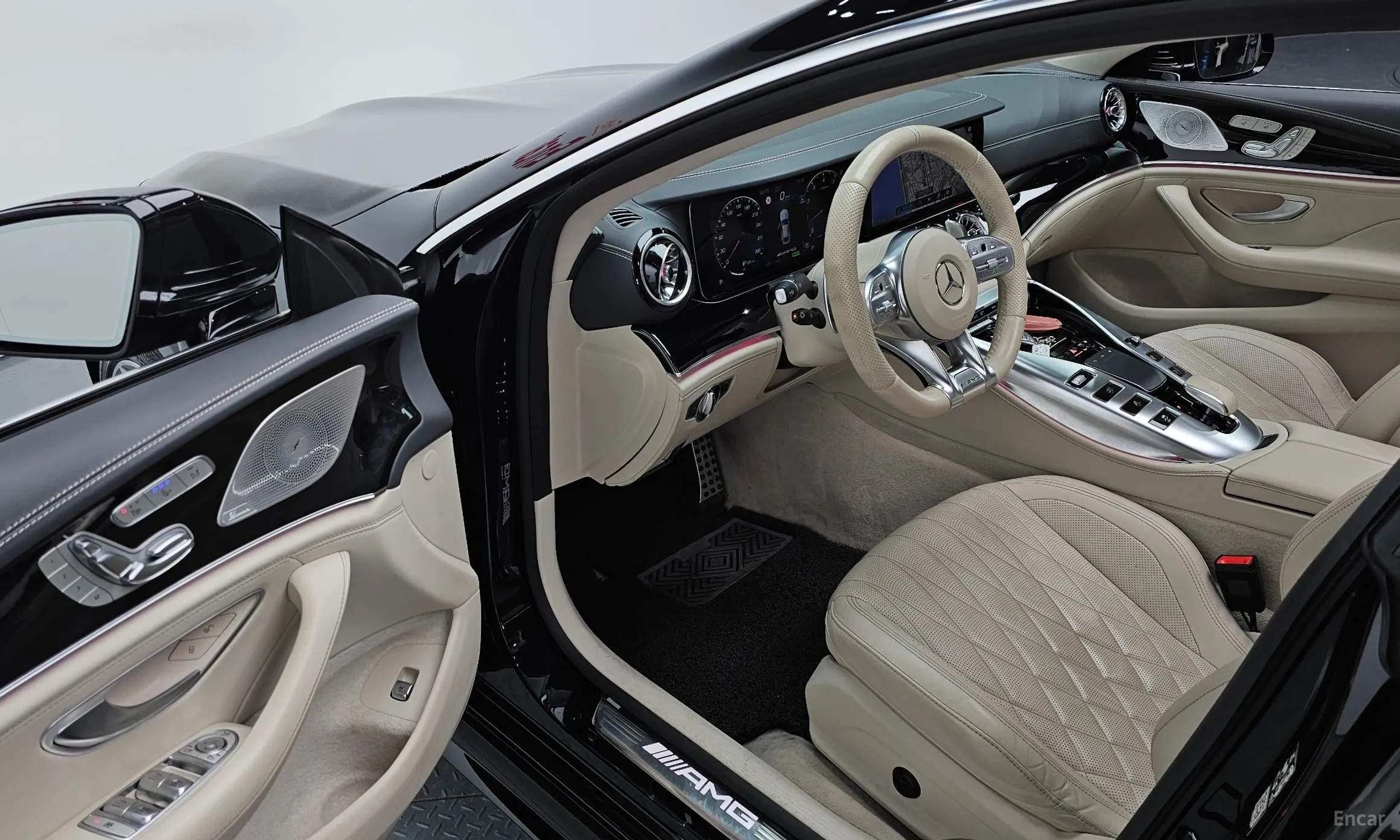 Mercedes Benz AMG GT превью 10