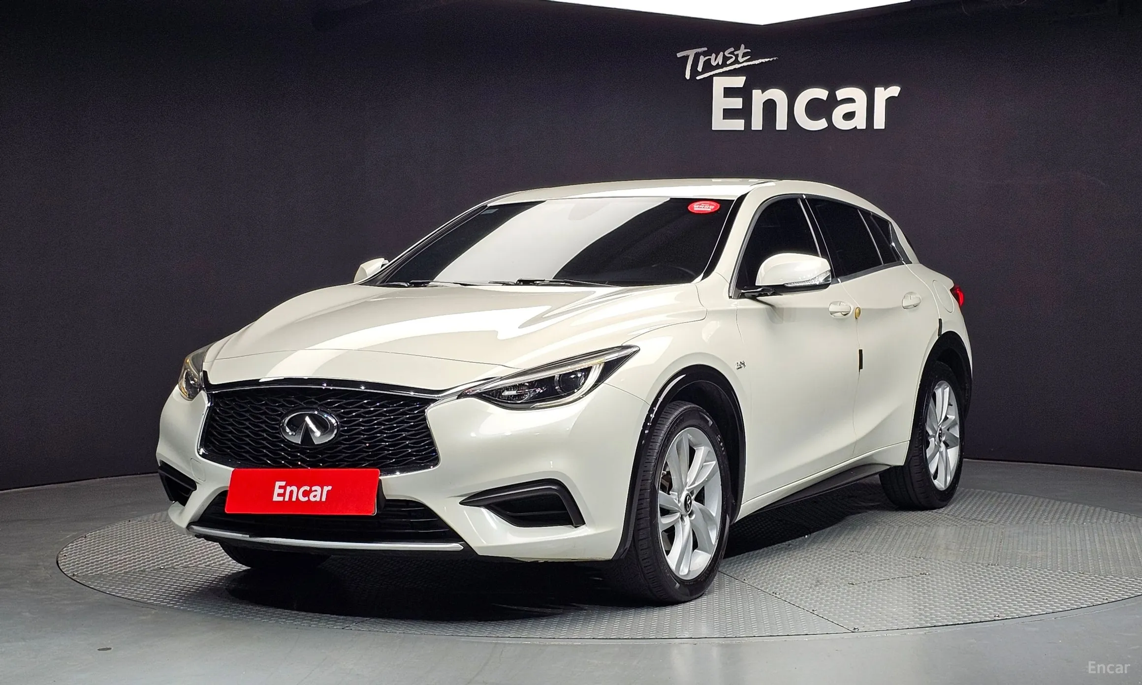 Infiniti Q30