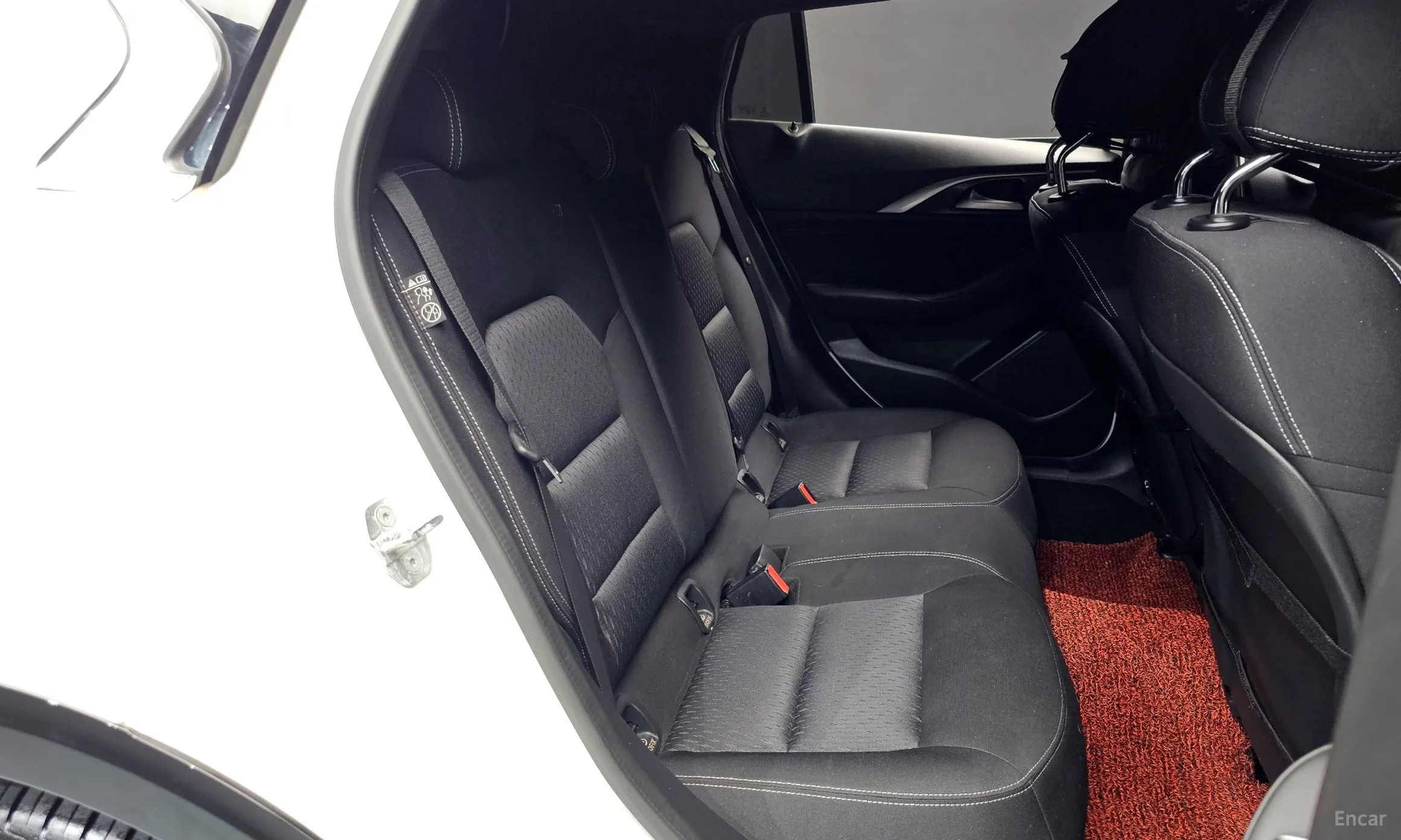 Infiniti Q30 превью 11