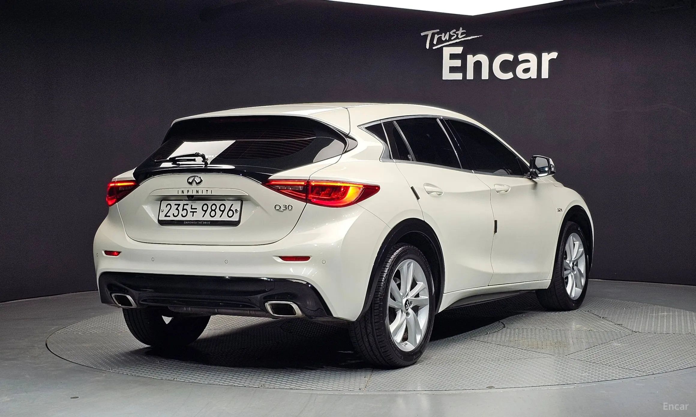 Infiniti Q30