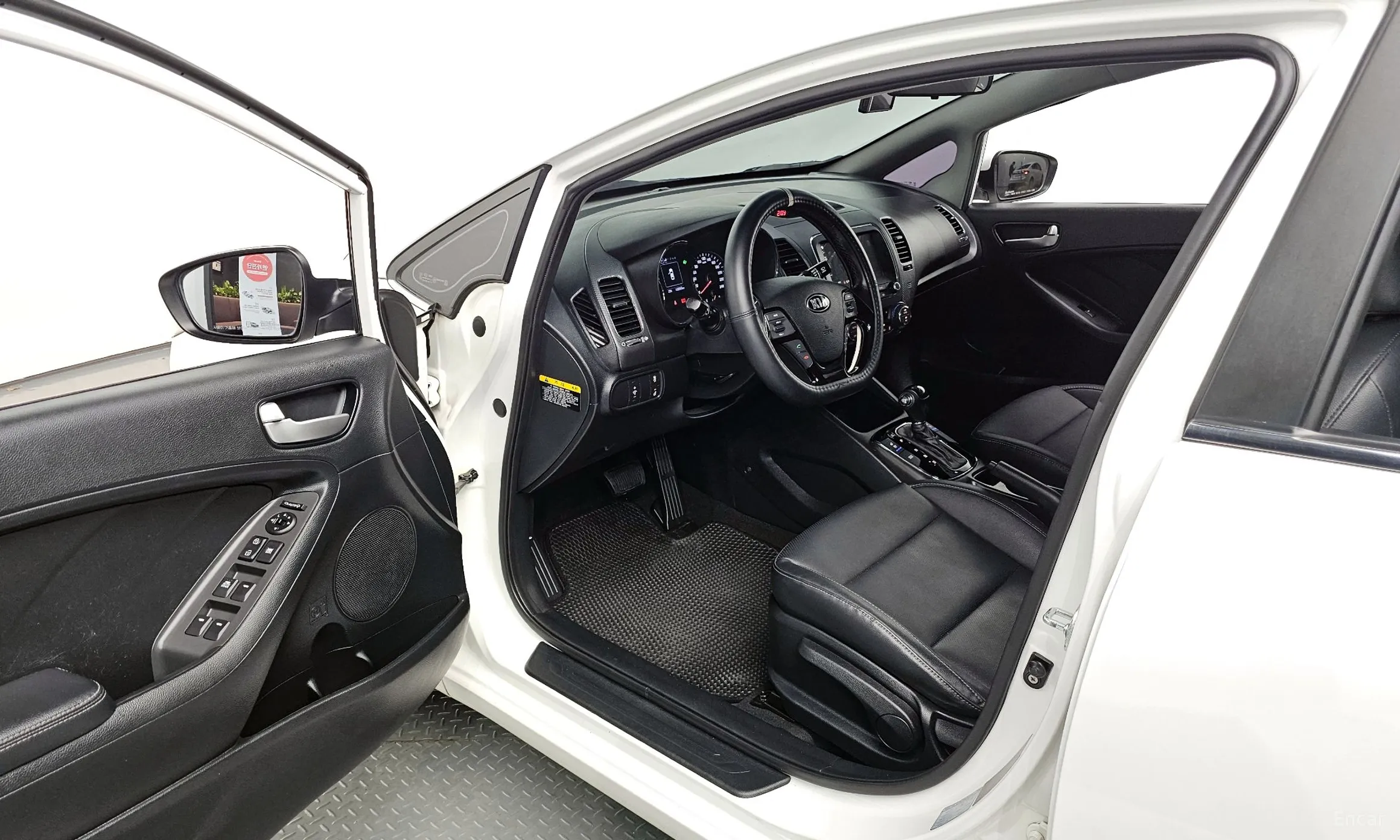 Kia K3 превью 10