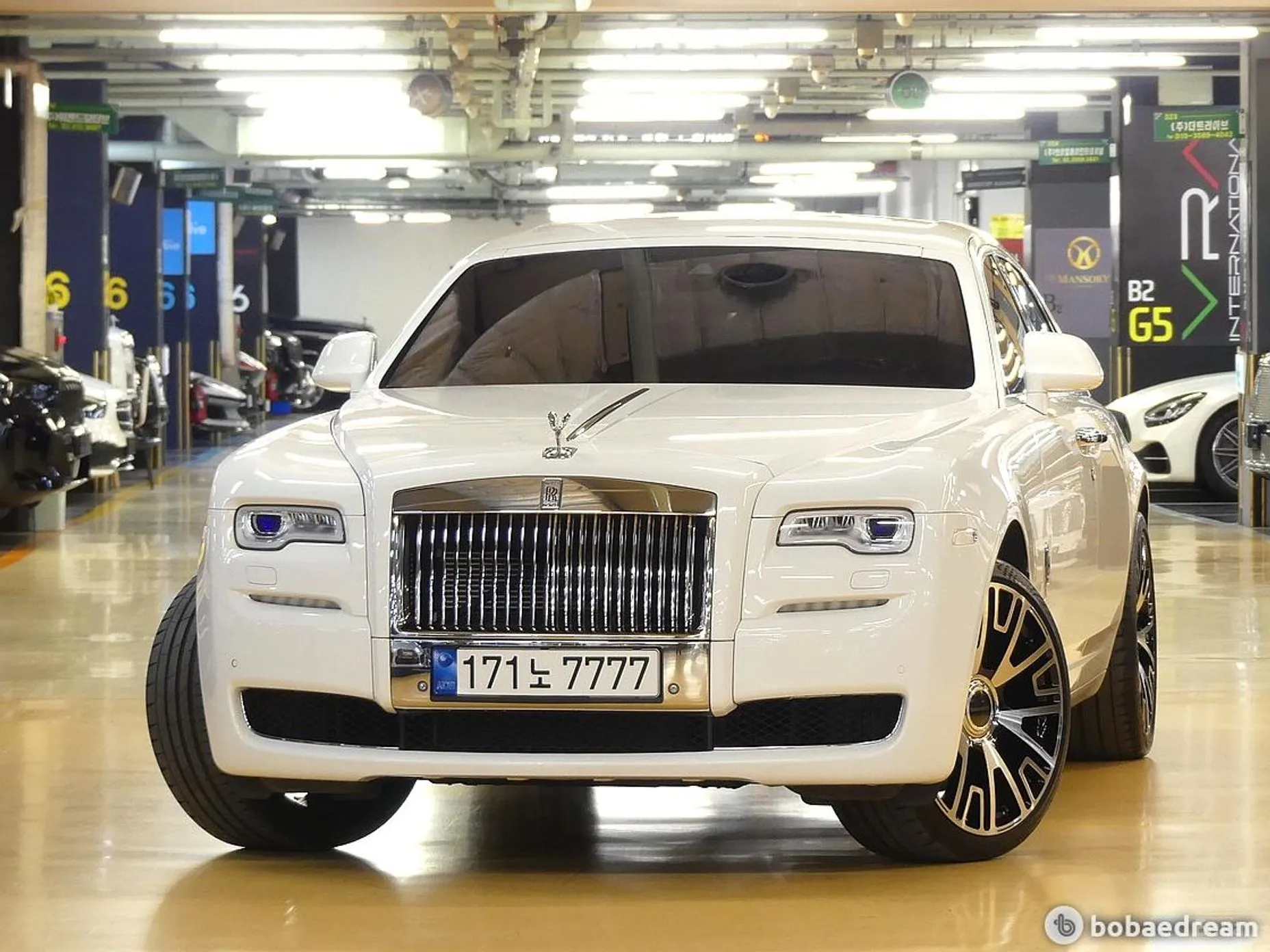Rolls-Royce Ghost превью 3