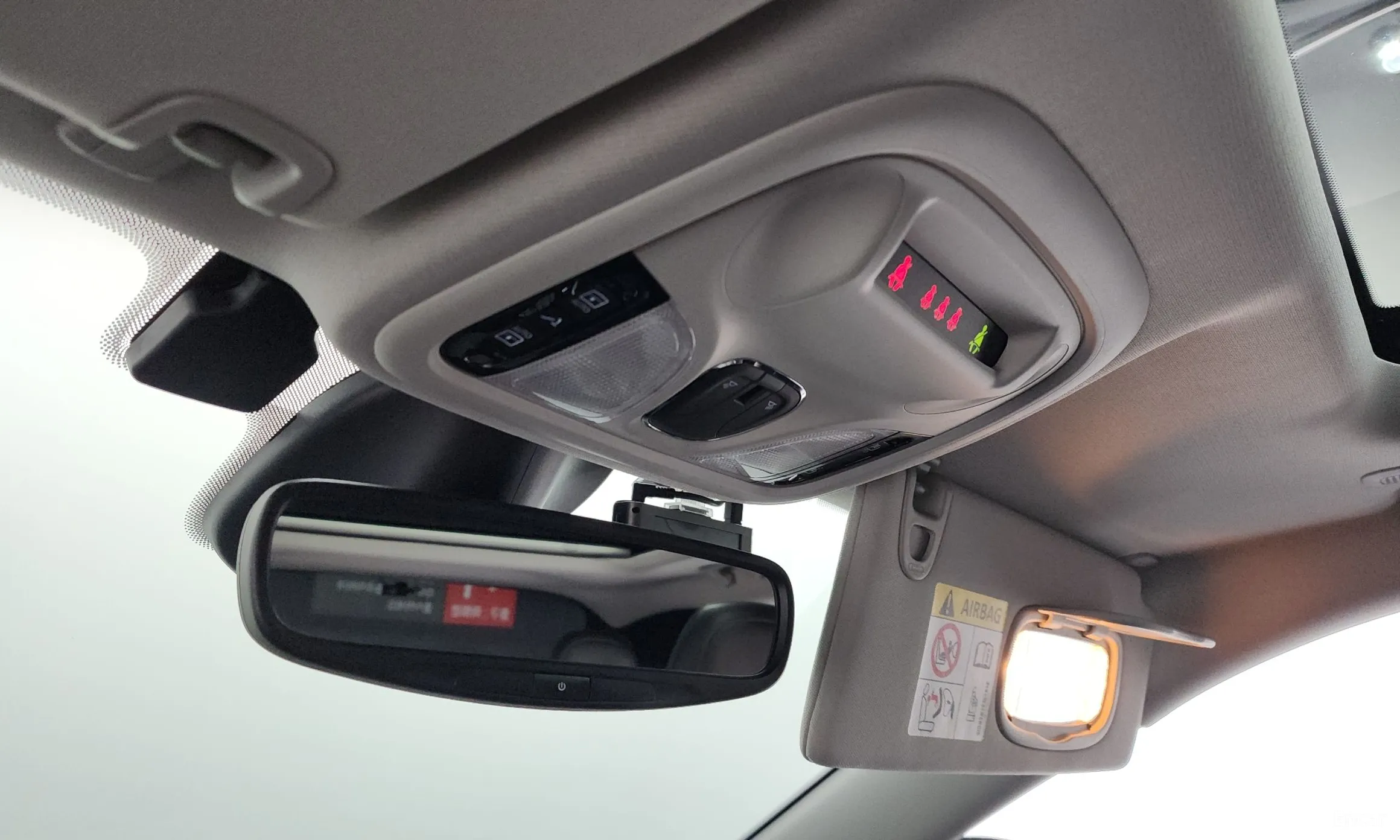 Jeep Cherokee (KL) превью 18