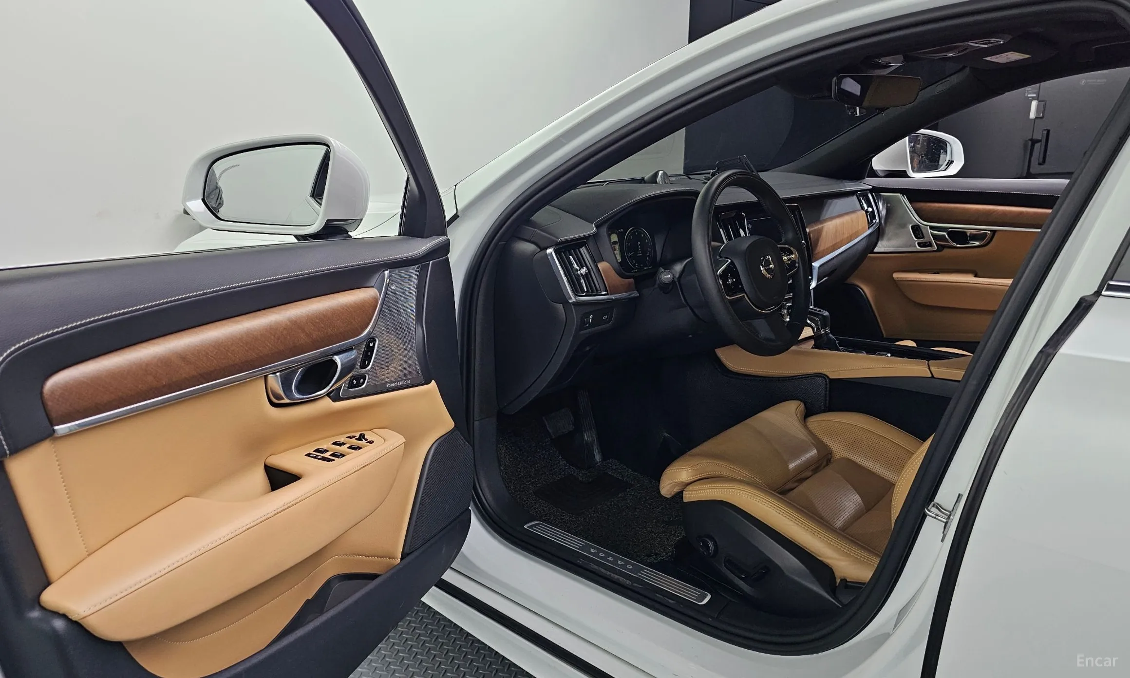 Volvo S90 превью 10