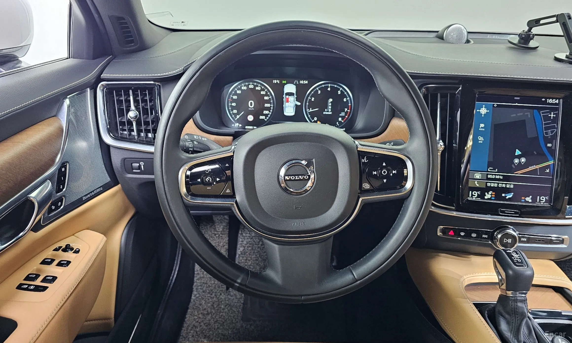 Volvo S90 превью 12