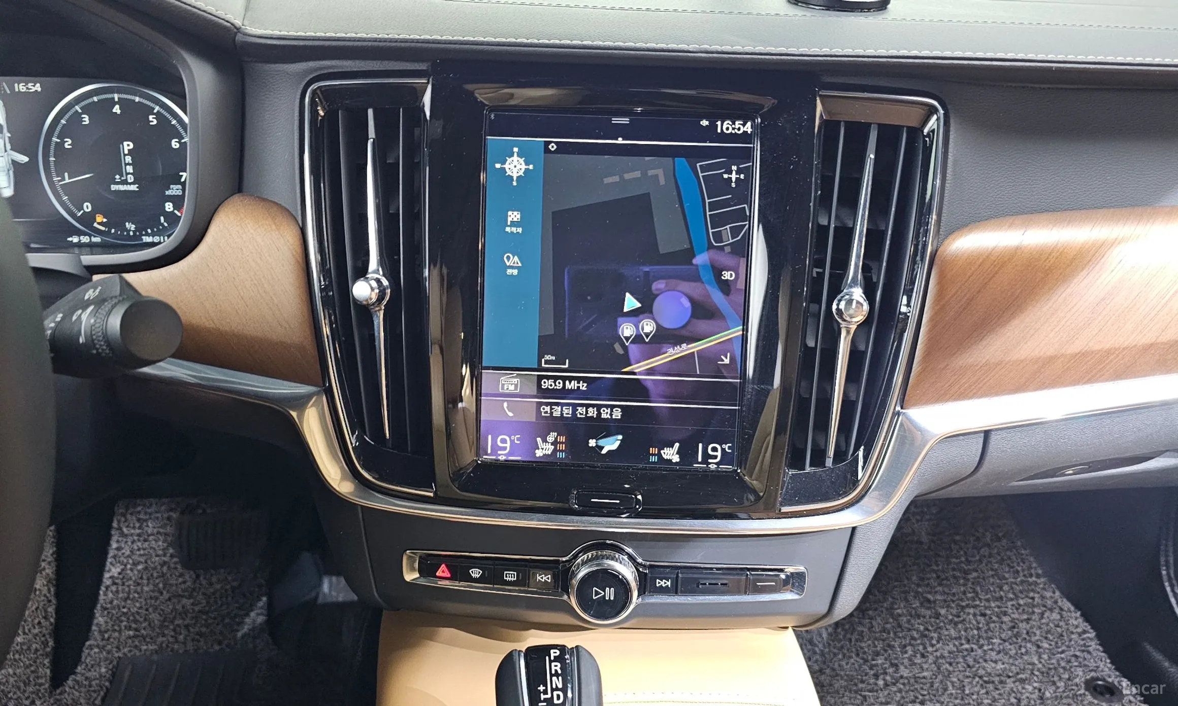 Volvo S90 превью 14
