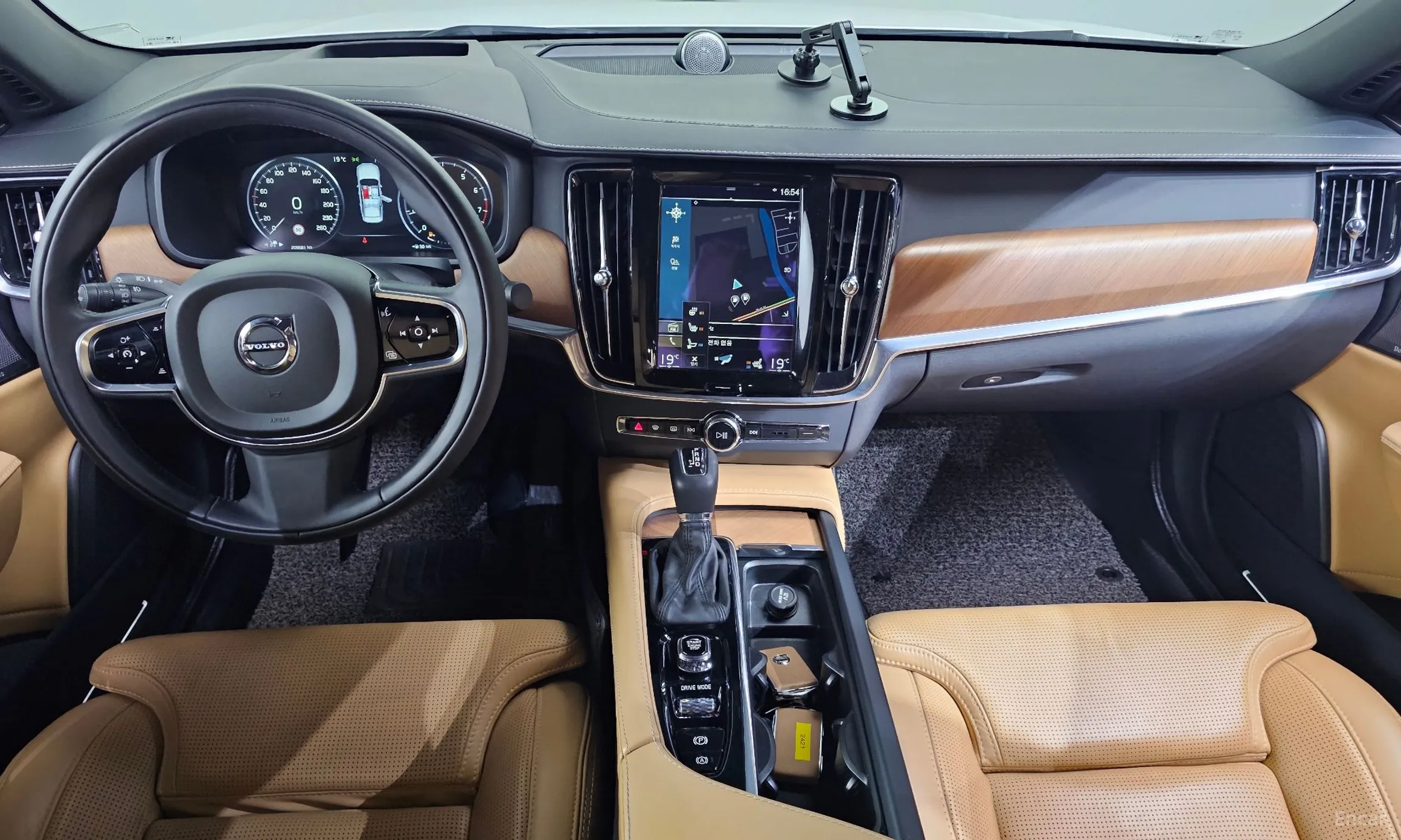 Volvo S90 превью 7