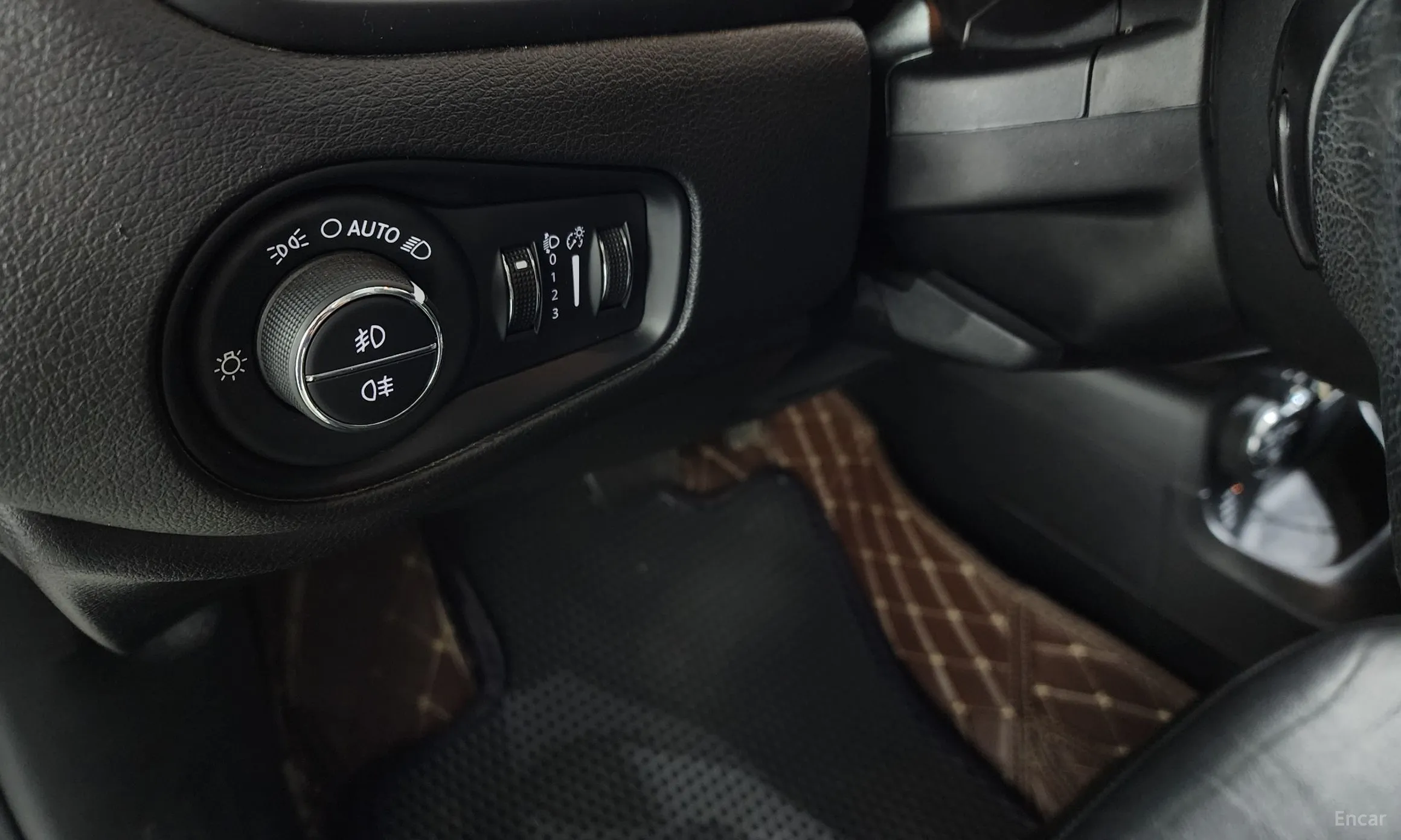 Jeep Renegade превью 17