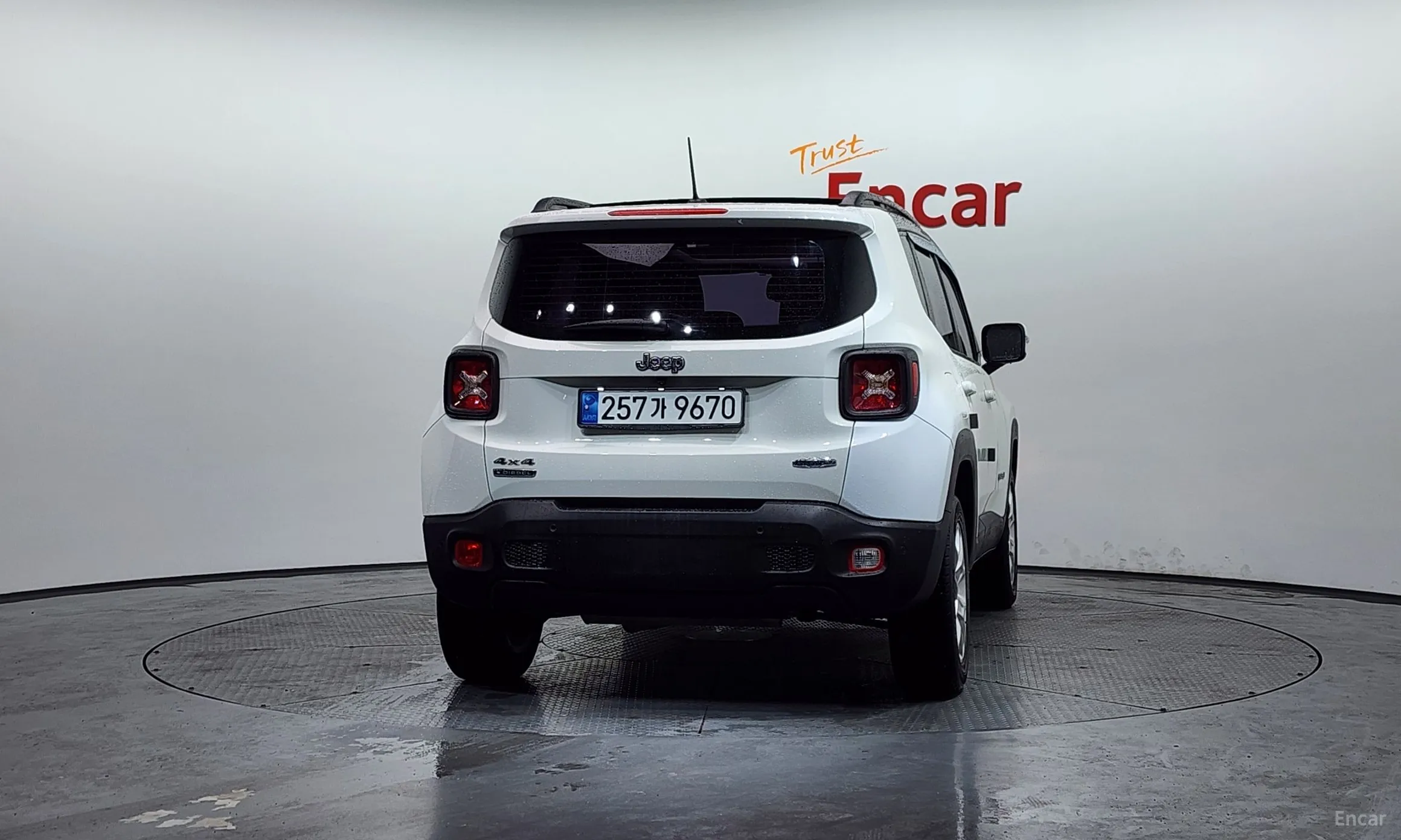 Jeep Renegade превью 4