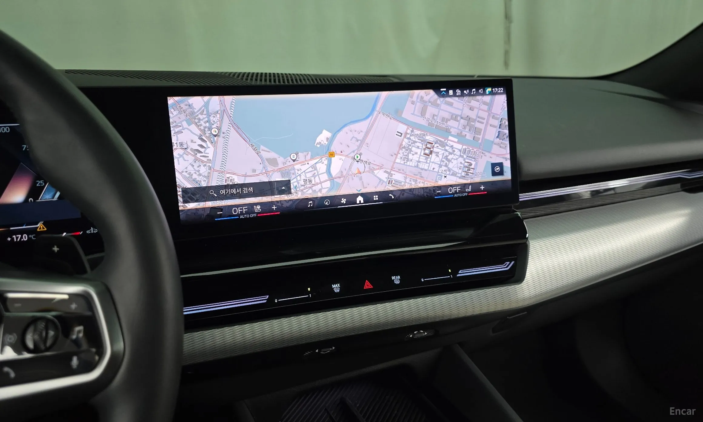 BMW 5 Series (G60) превью 14