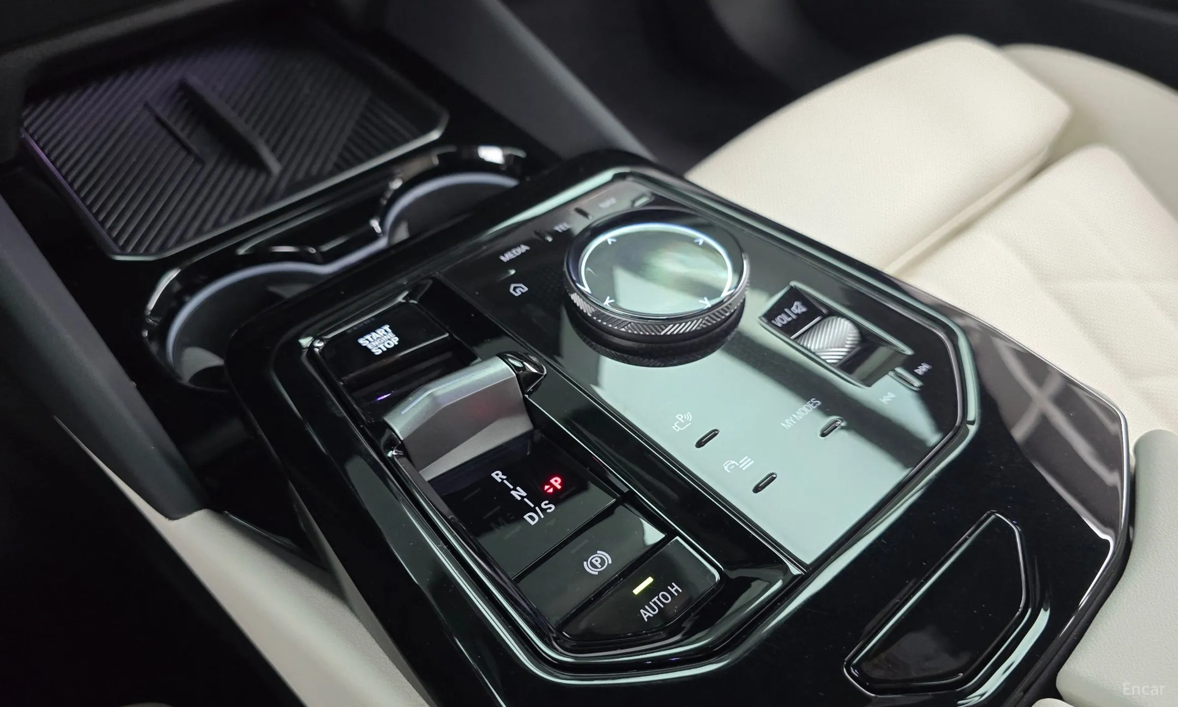 BMW 5 Series (G60) превью 9