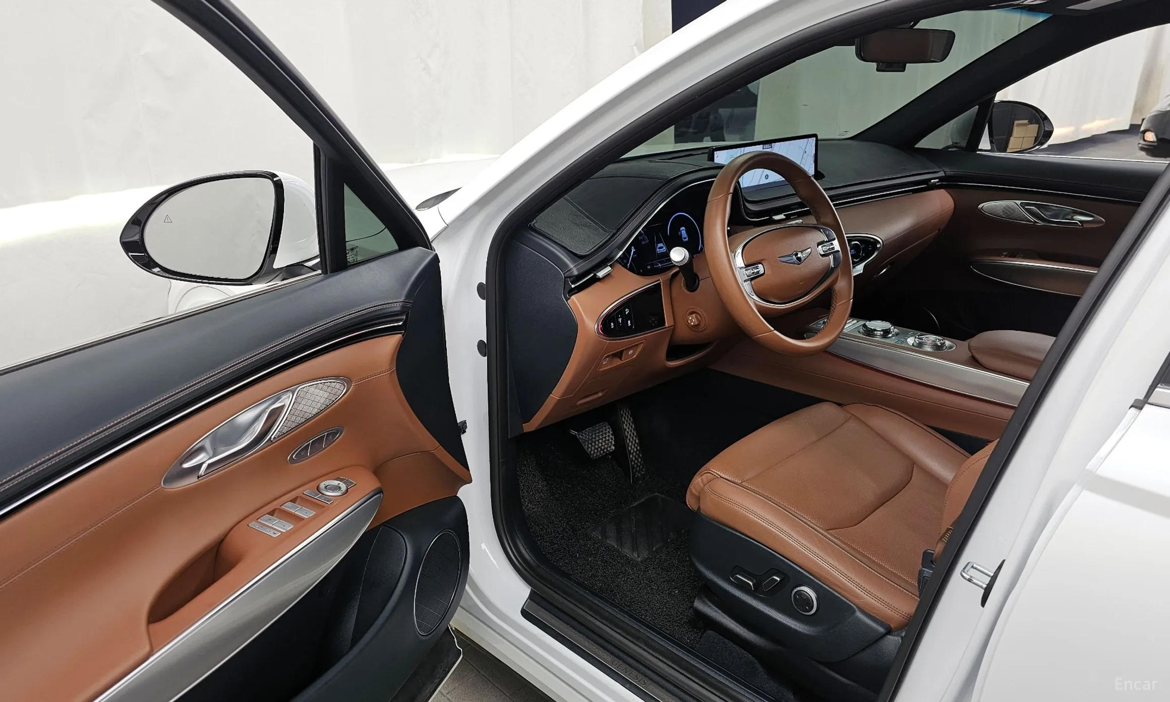 Genesis GV70 превью 10