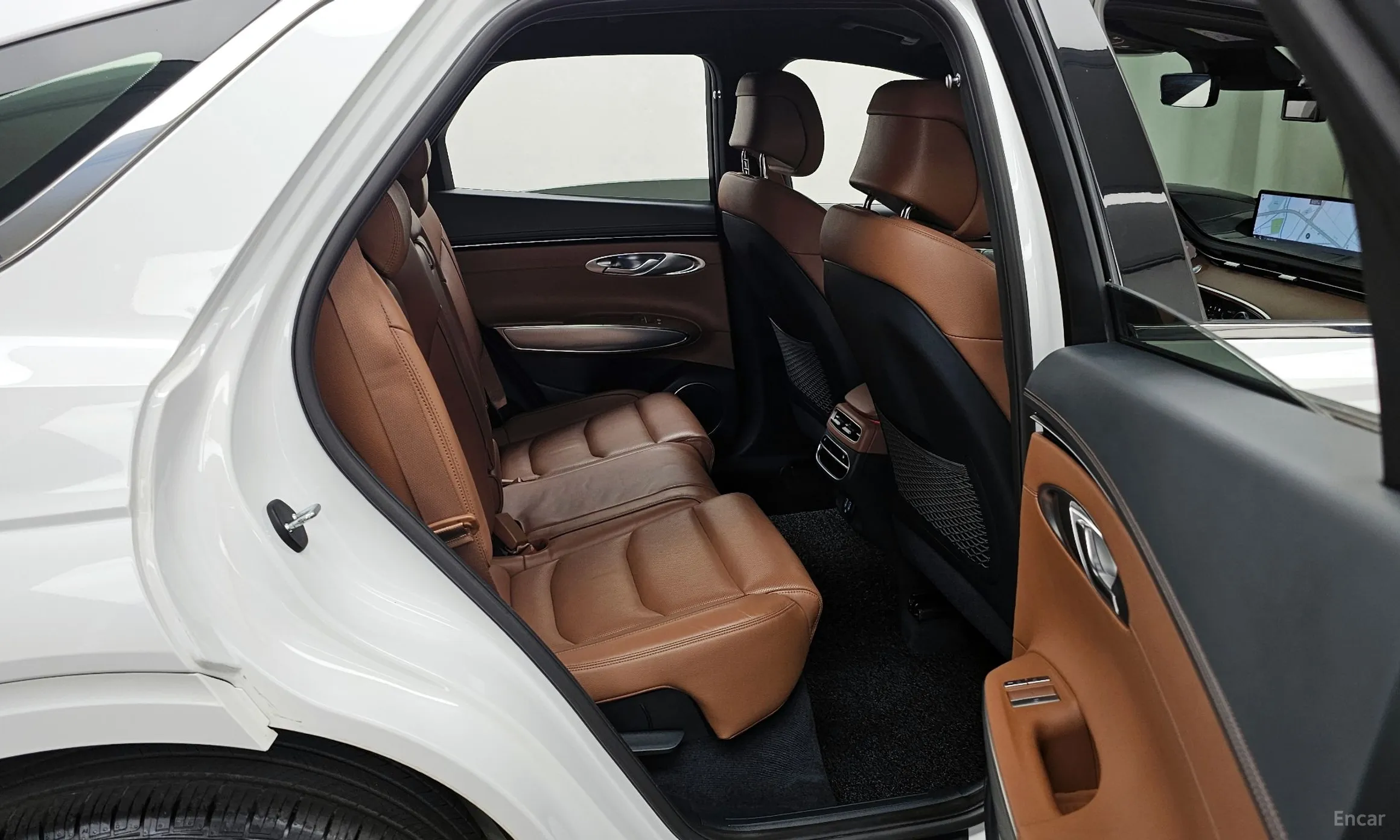 Genesis GV70 превью 12