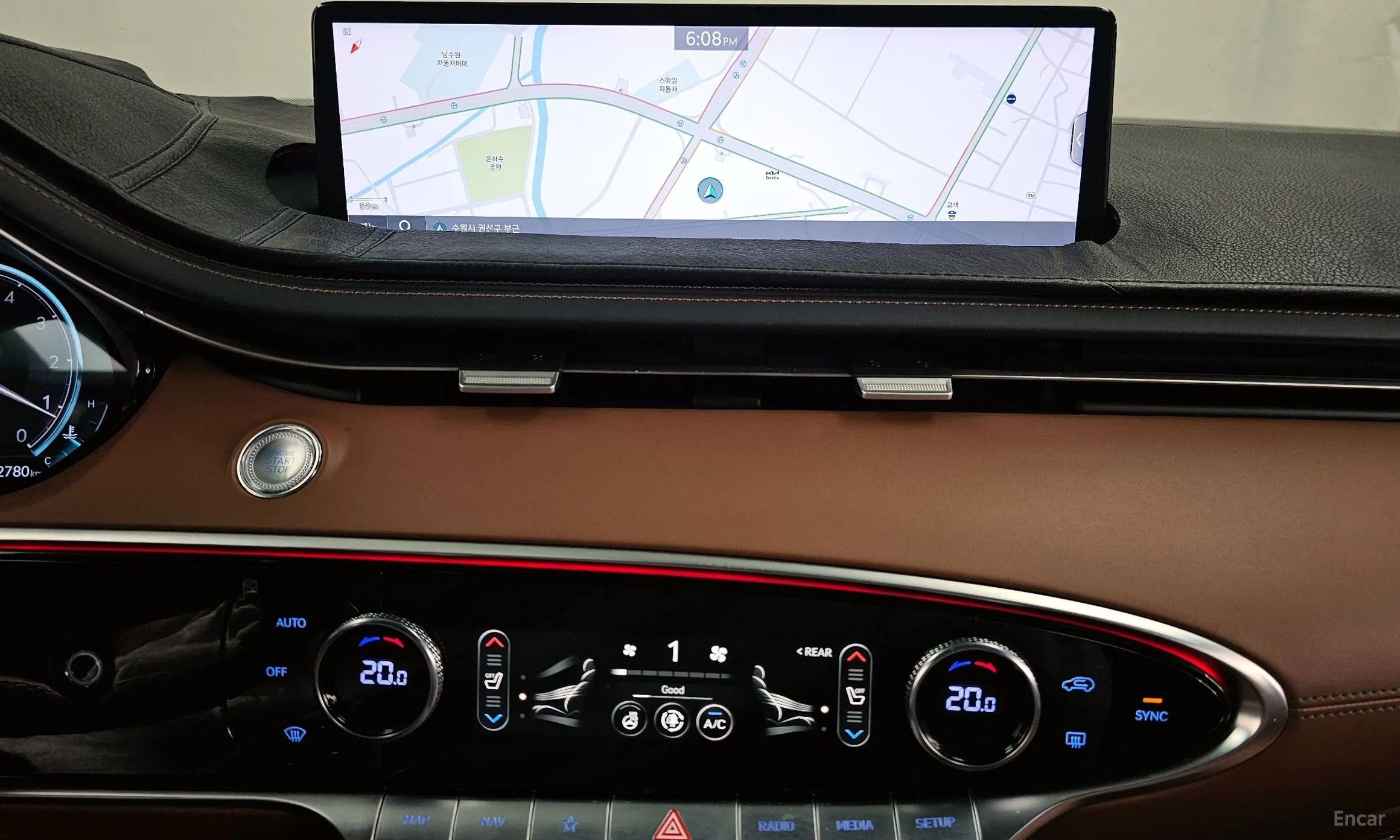 Genesis GV70 превью 14