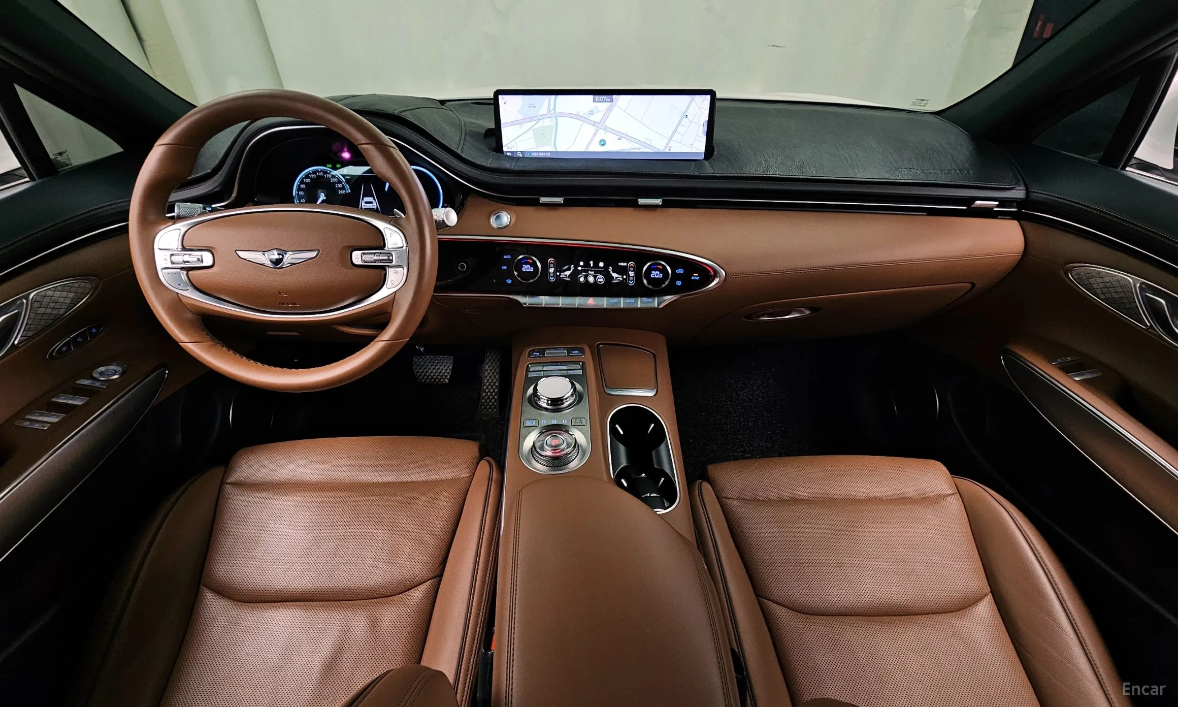 Genesis GV70 превью 7