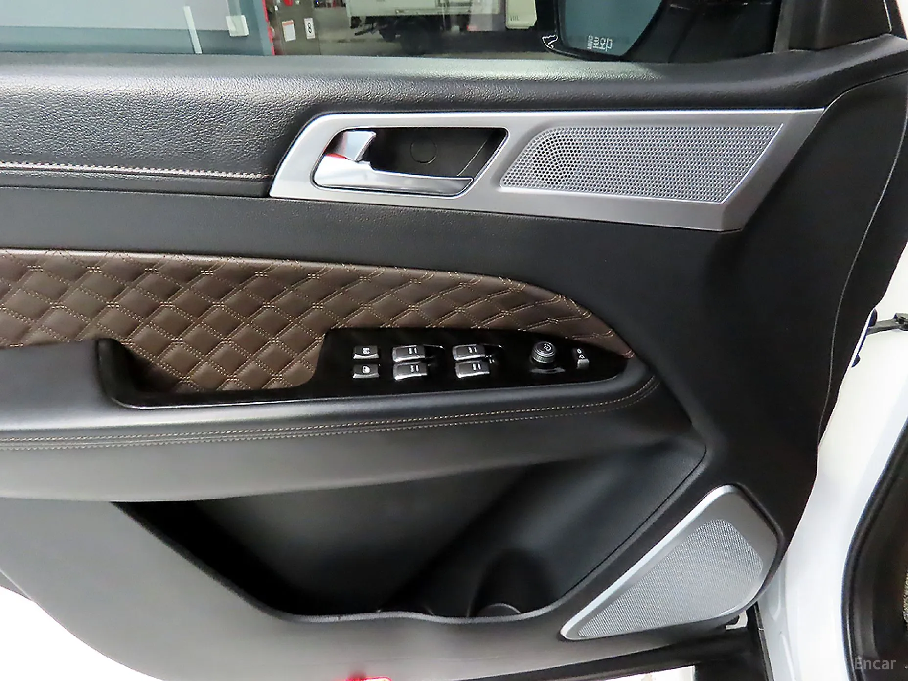 KG Mobility (SsangYong) Rexton превью 12