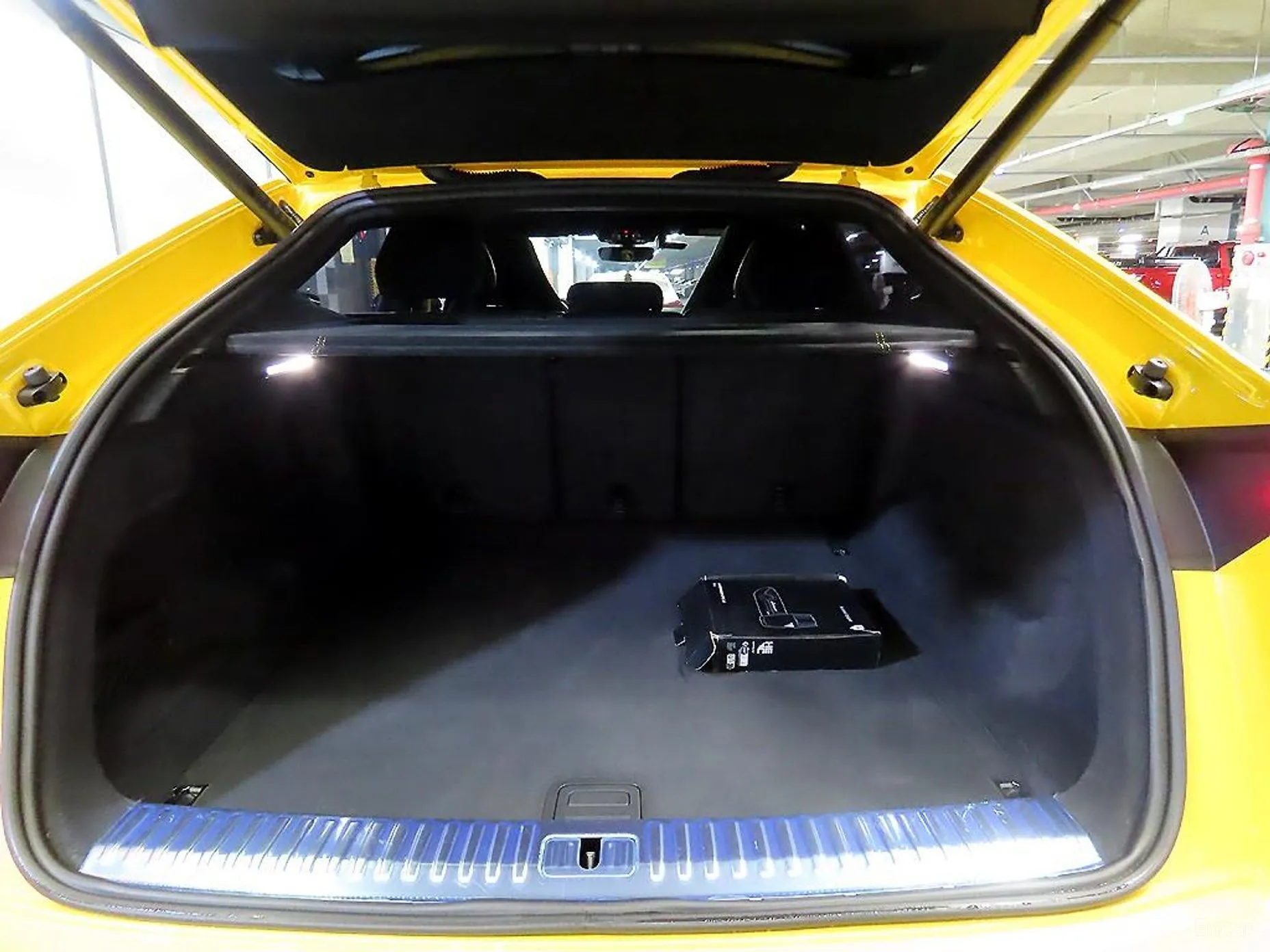 Lamborghini Urus превью 18
