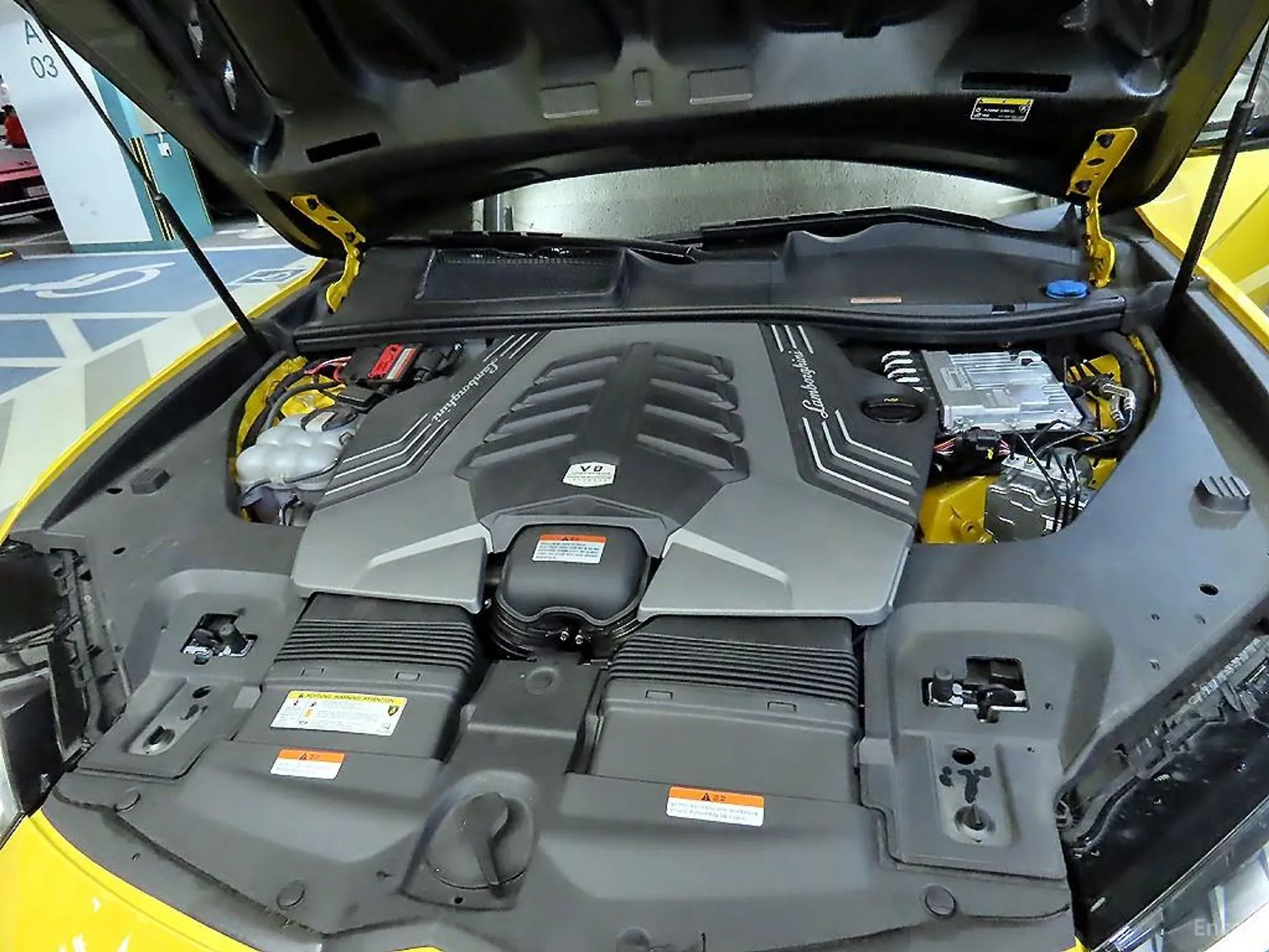 Lamborghini Urus превью 19