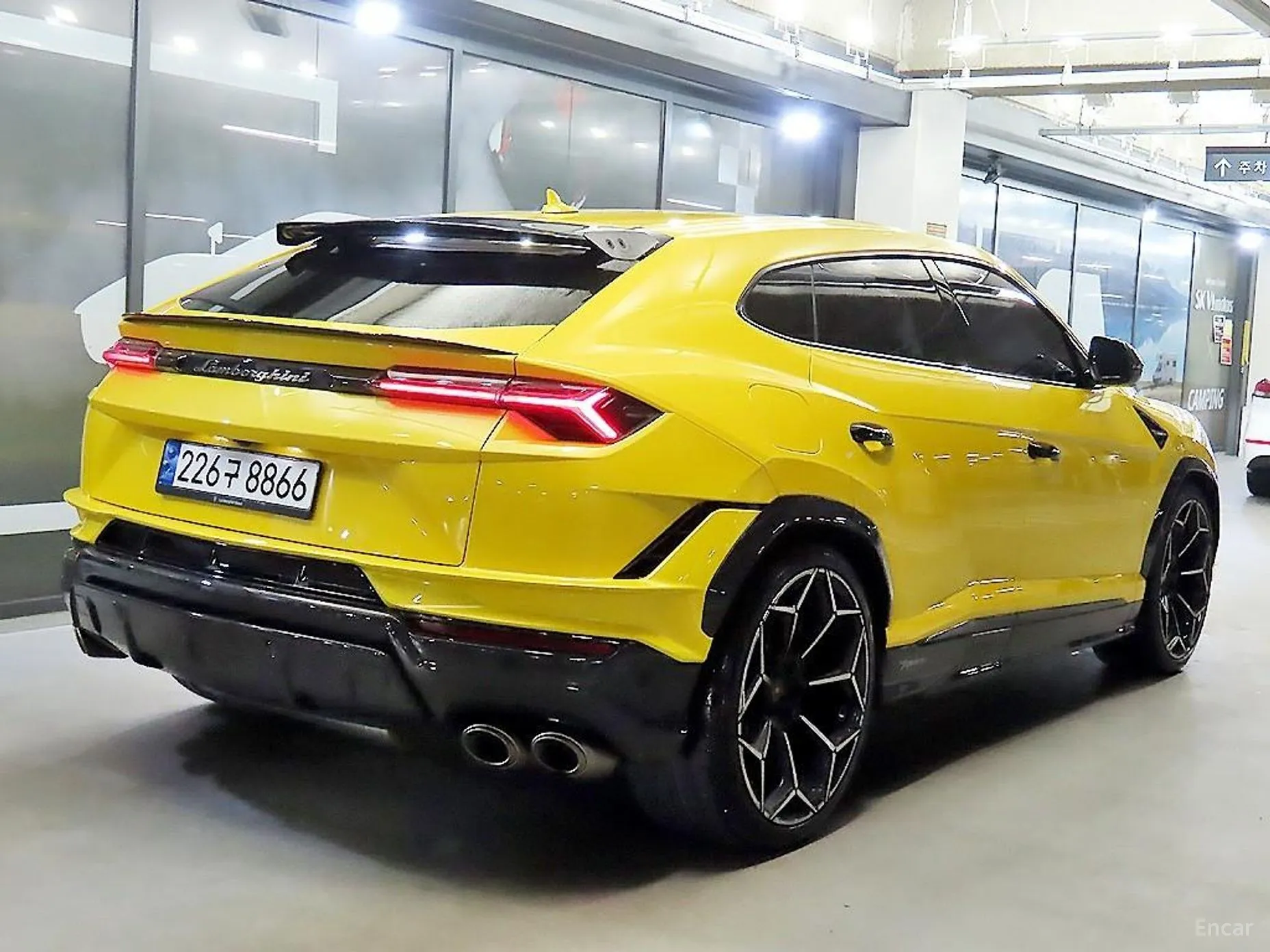 Lamborghini Urus превью 4