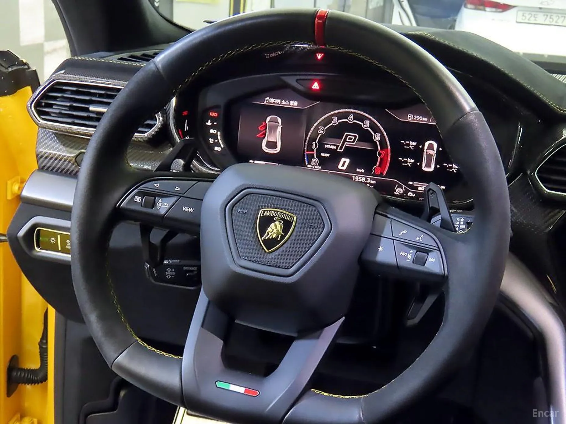 Lamborghini Urus превью 8