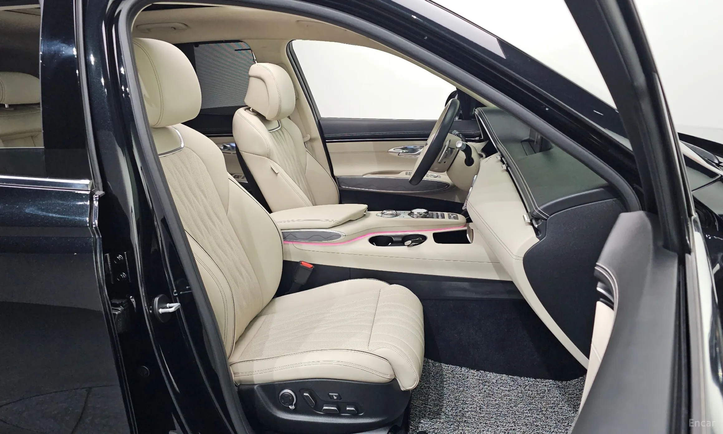 Genesis GV70 превью 12