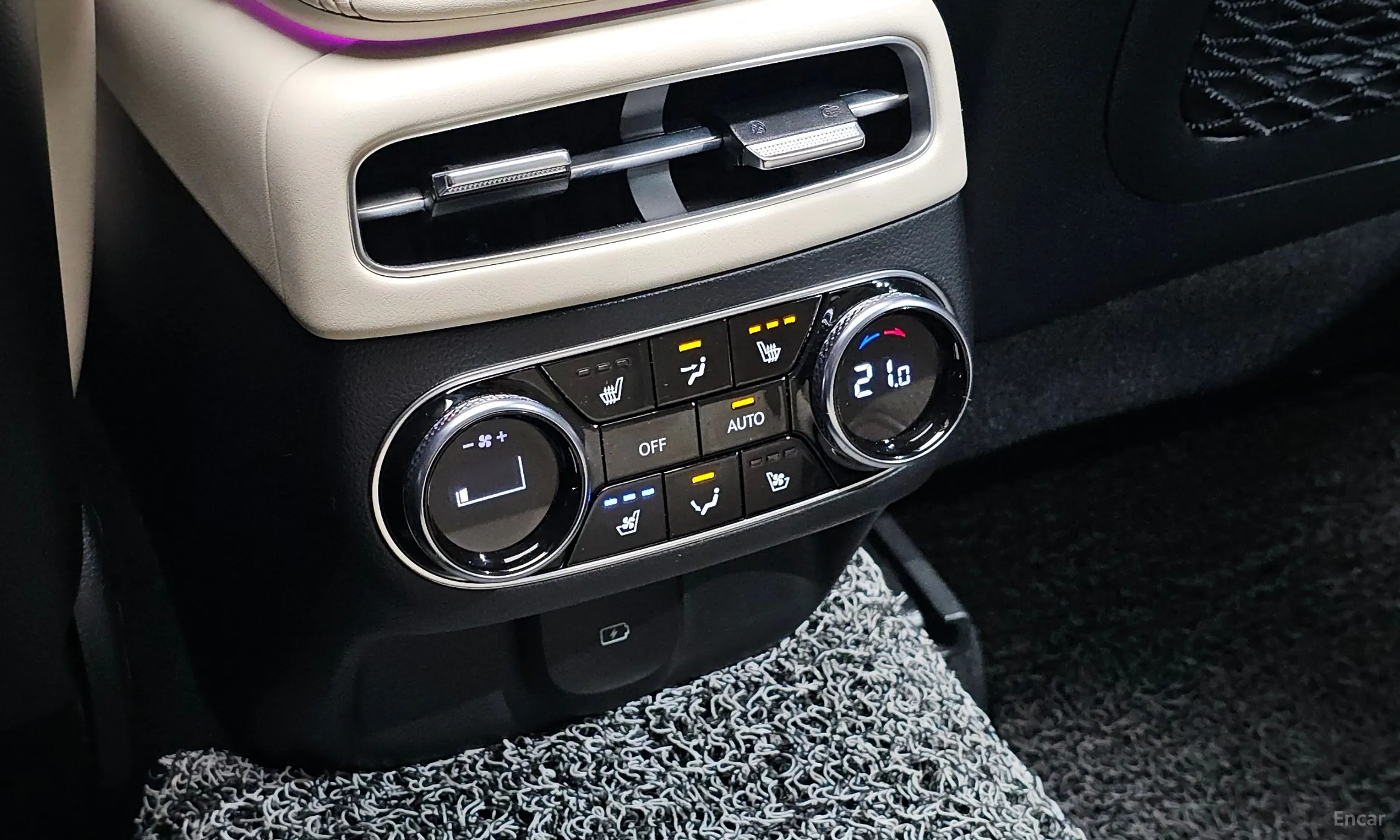 Genesis GV70 превью 17