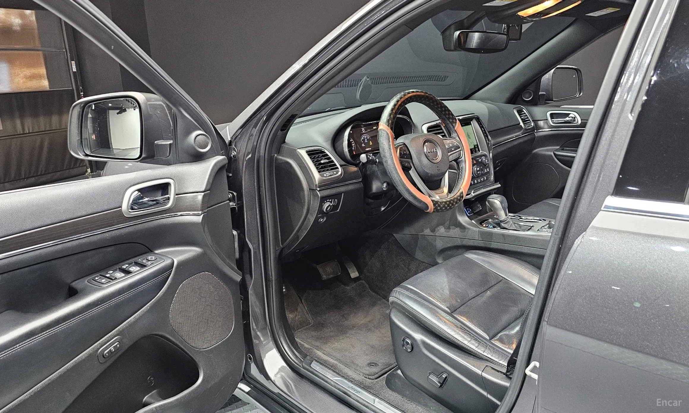 Jeep Grand Cherokee превью 10