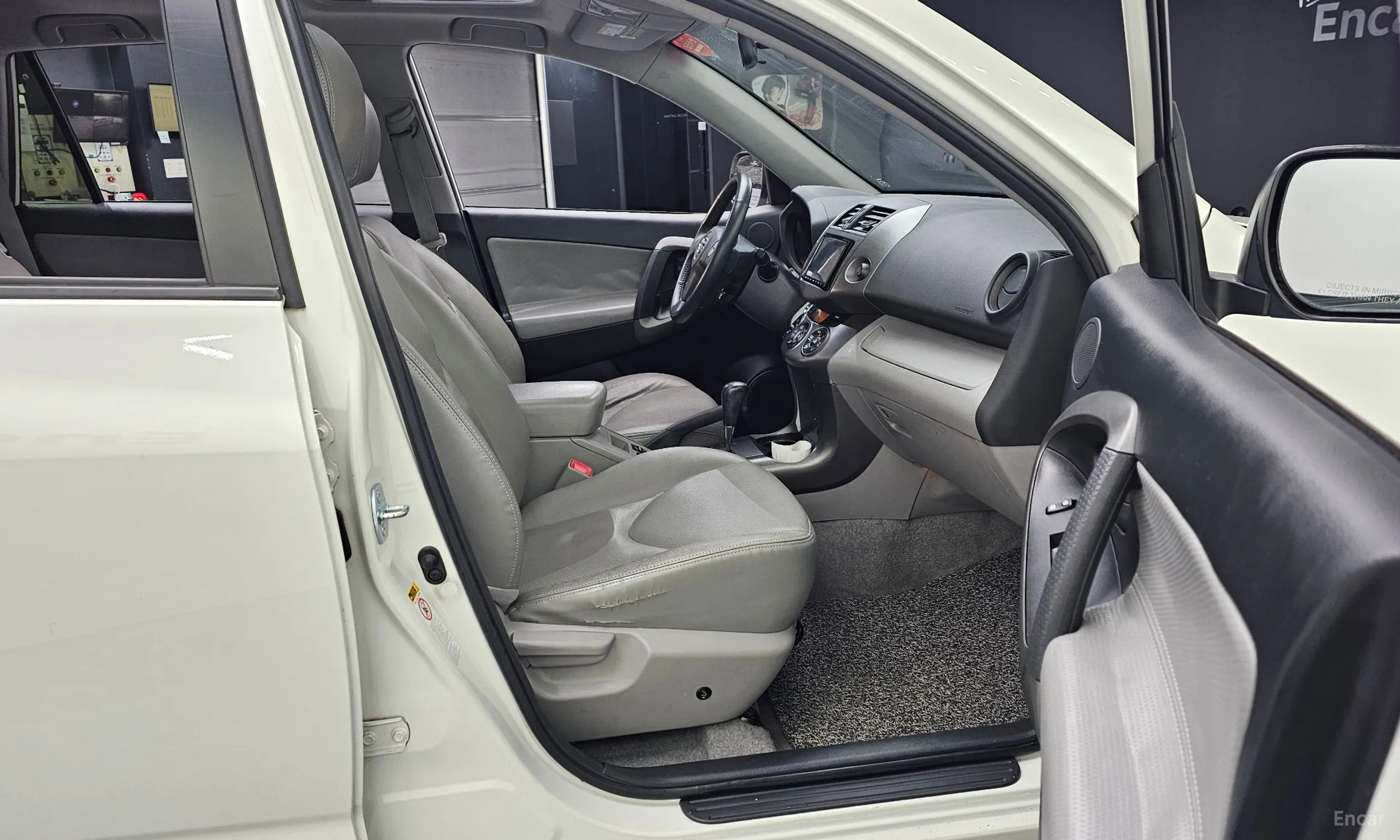 Toyota RAV4 превью 11