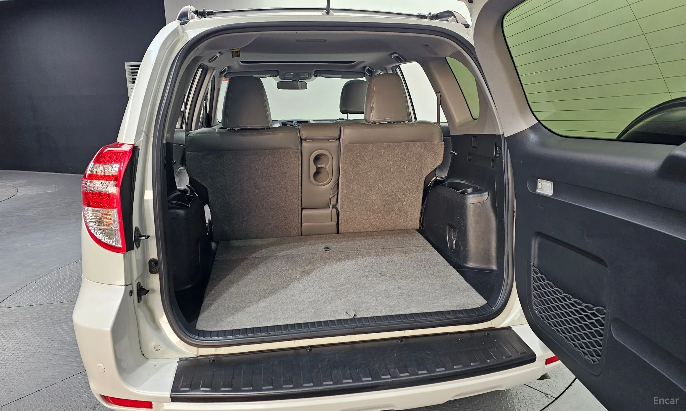 Toyota RAV4 превью 20