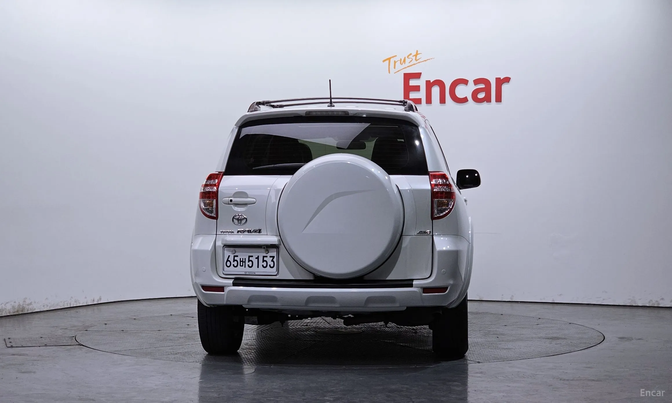 Toyota RAV4 превью 4