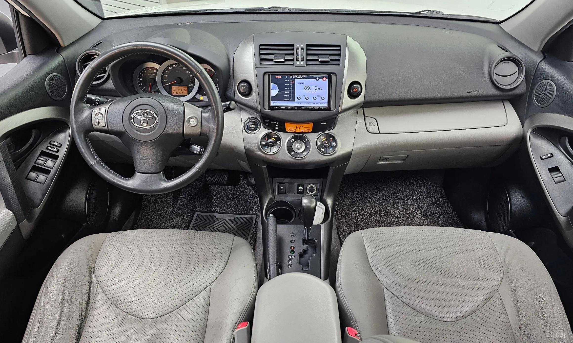 Toyota RAV4 превью 7