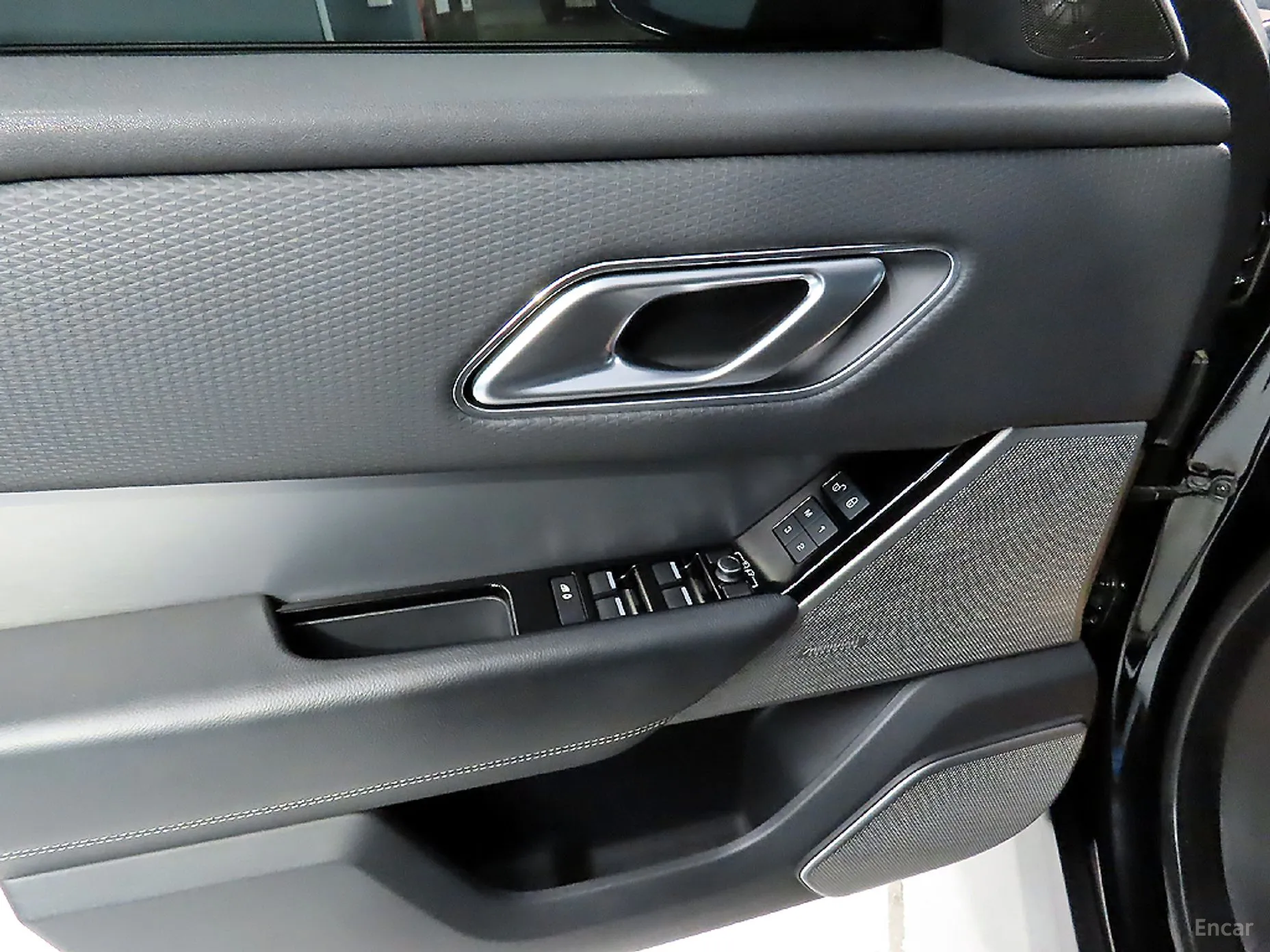 Land Rover Range Rover Bella превью 12