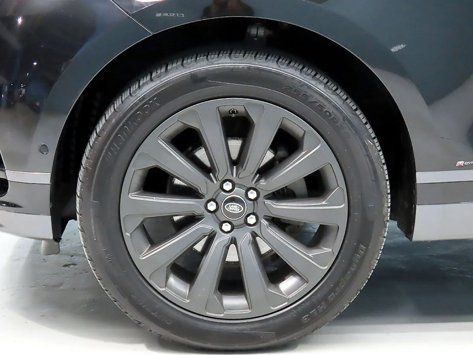 Land Rover Range Rover Bella превью 19