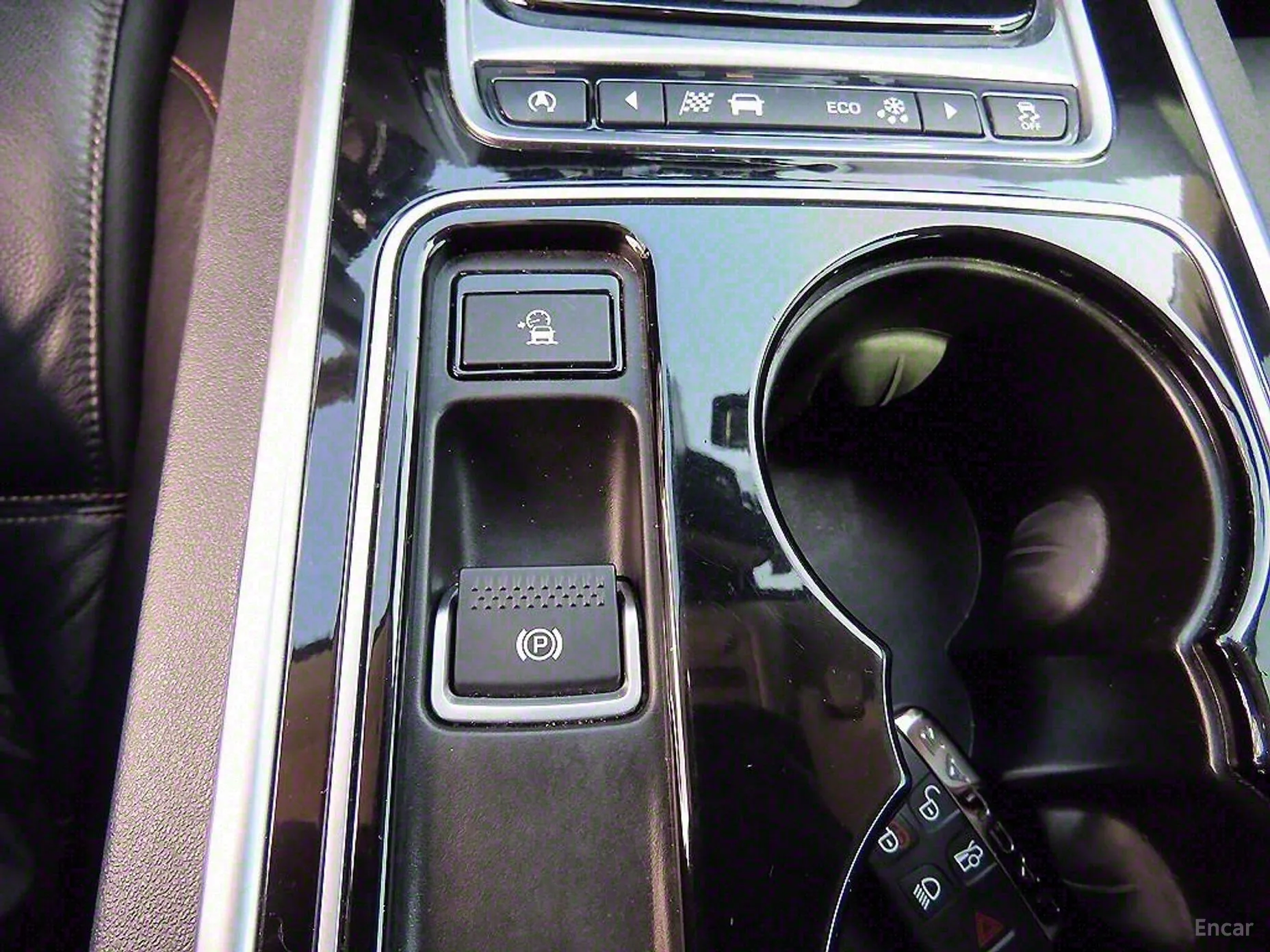 Jaguar XE превью 15