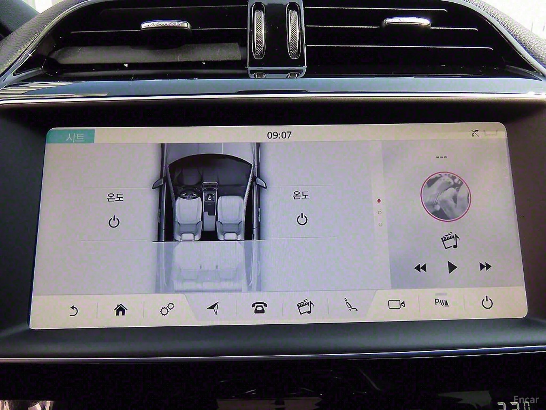 Jaguar XE превью 16