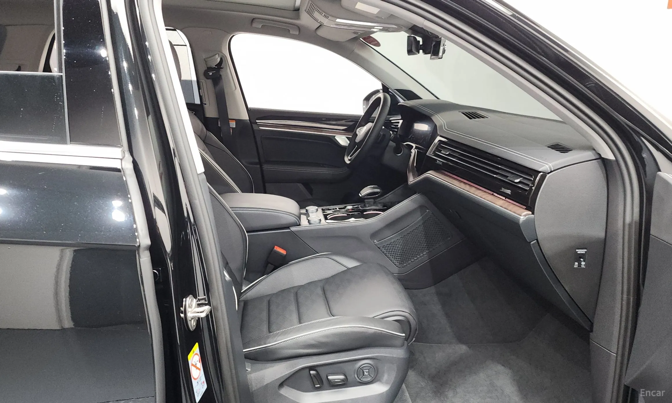 Volkswagen Touareg 3rd Generation превью 11