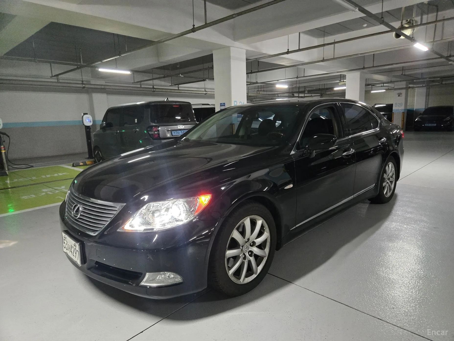 Lexus LS460 превью 11