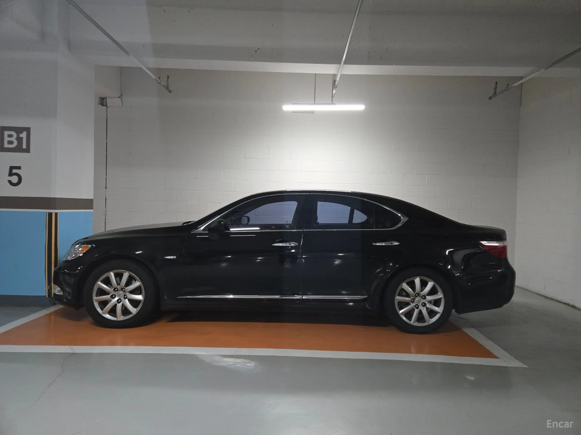 Lexus LS460 превью 17