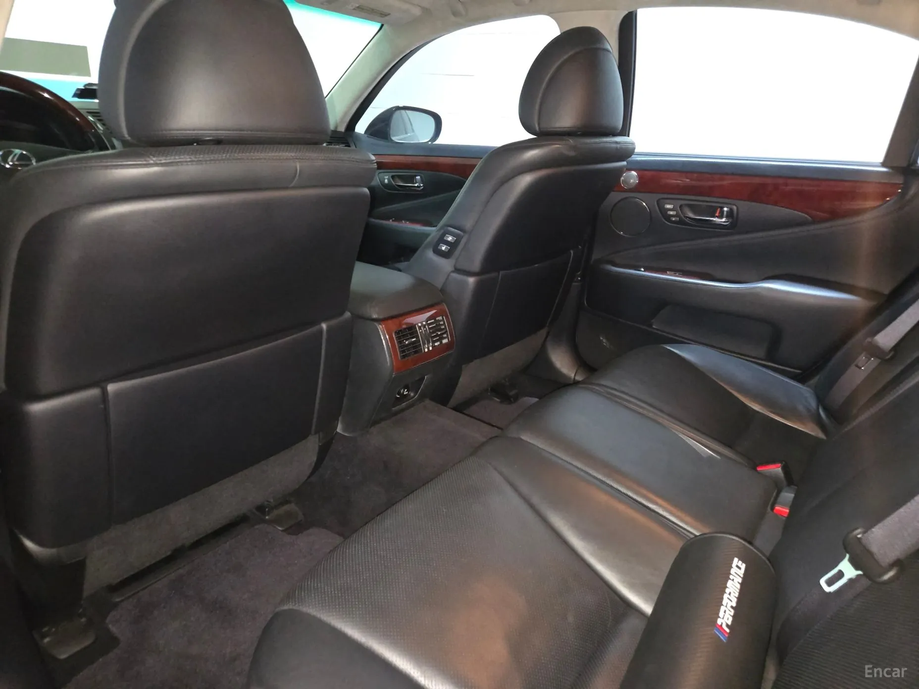 Lexus LS460 превью 18