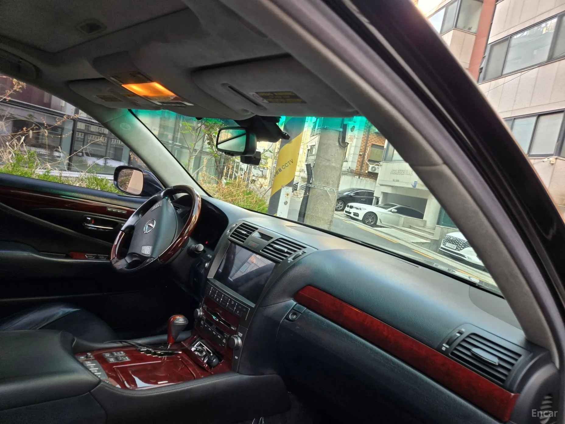 Lexus LS460 превью 6