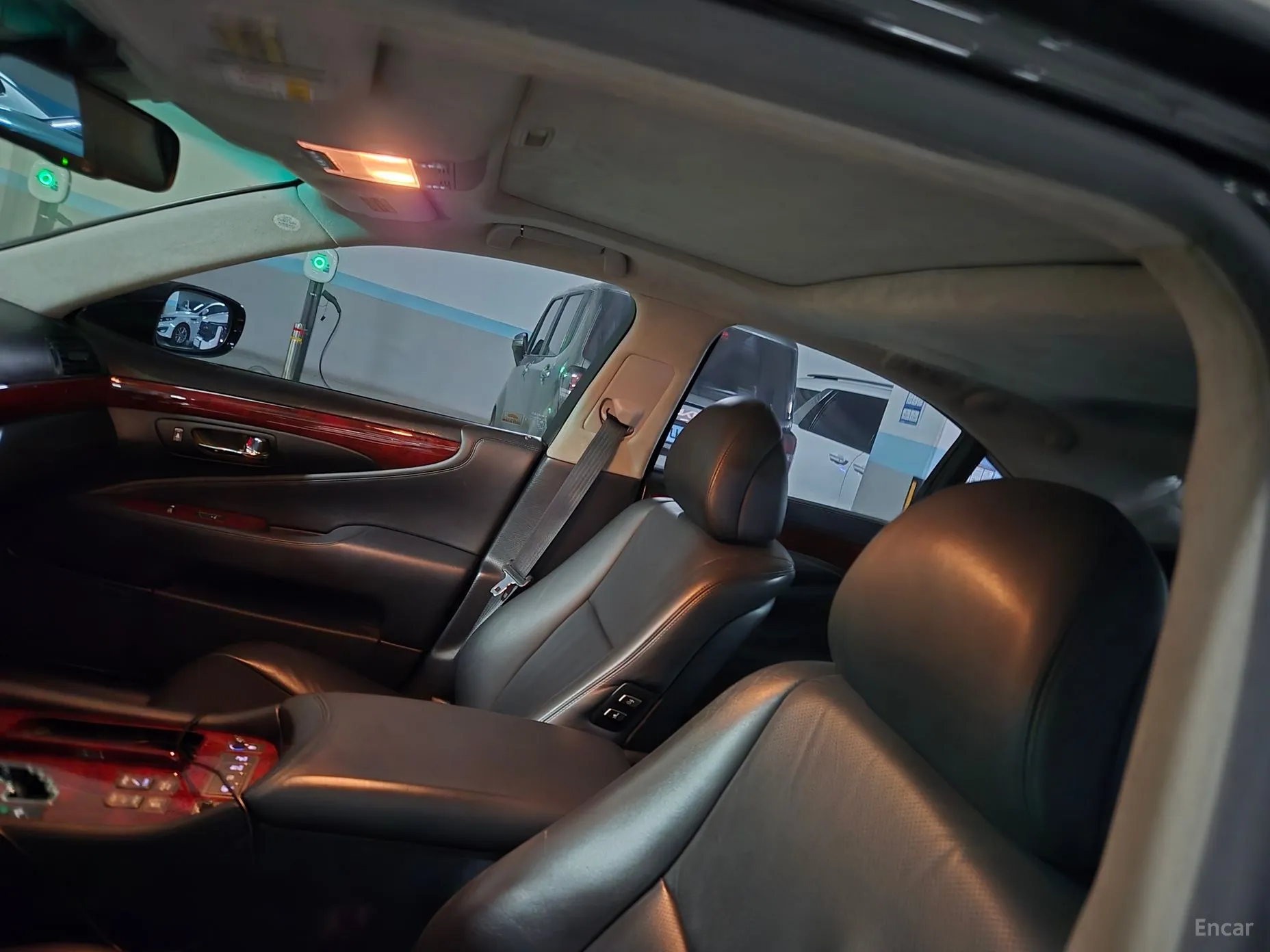 Lexus LS460 превью 9