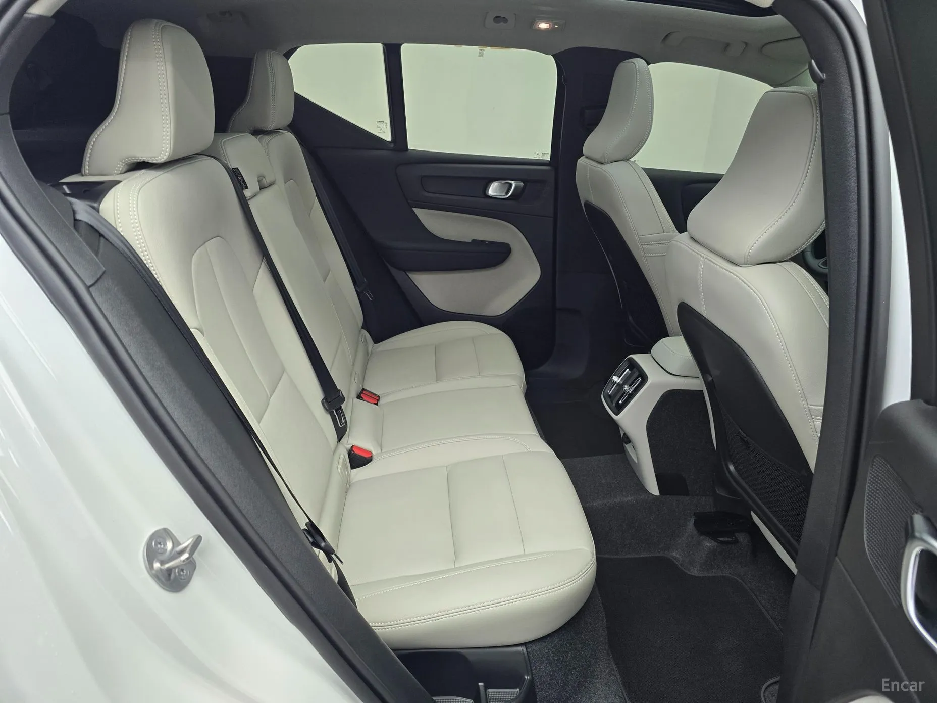 Volvo XC40 превью 11