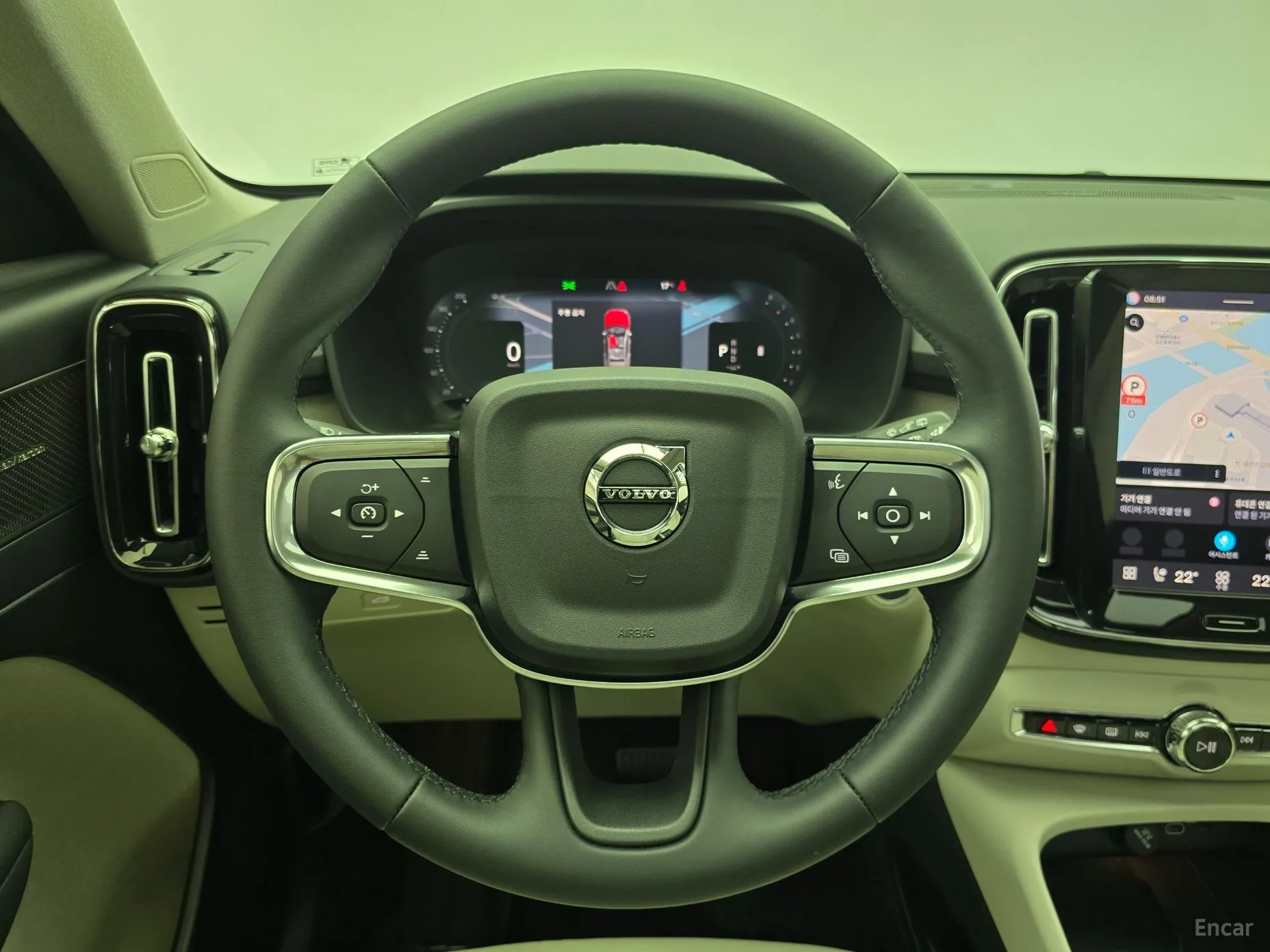 Volvo XC40 превью 12