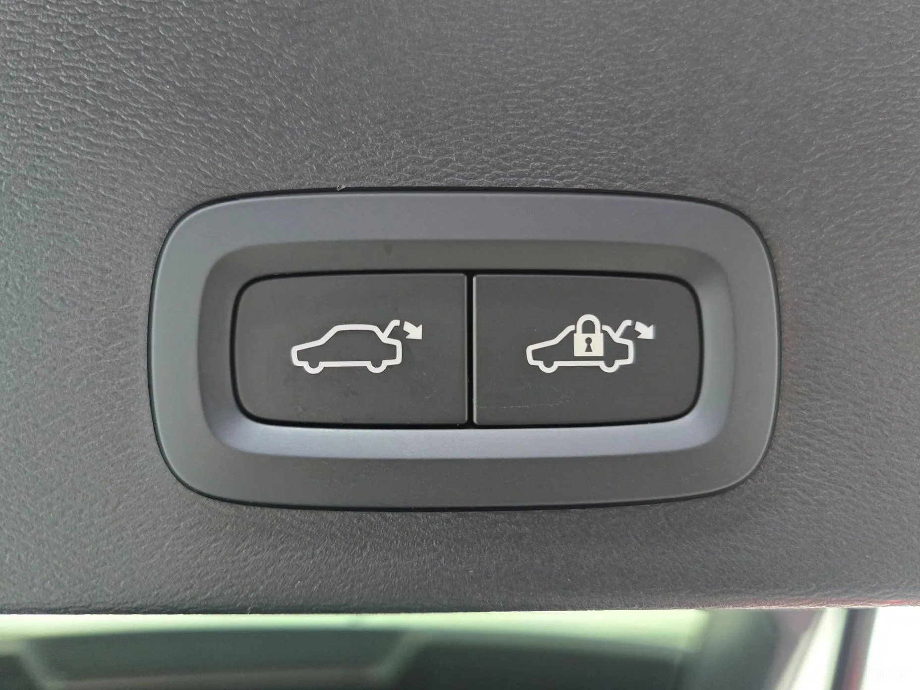 Volvo XC40 превью 20