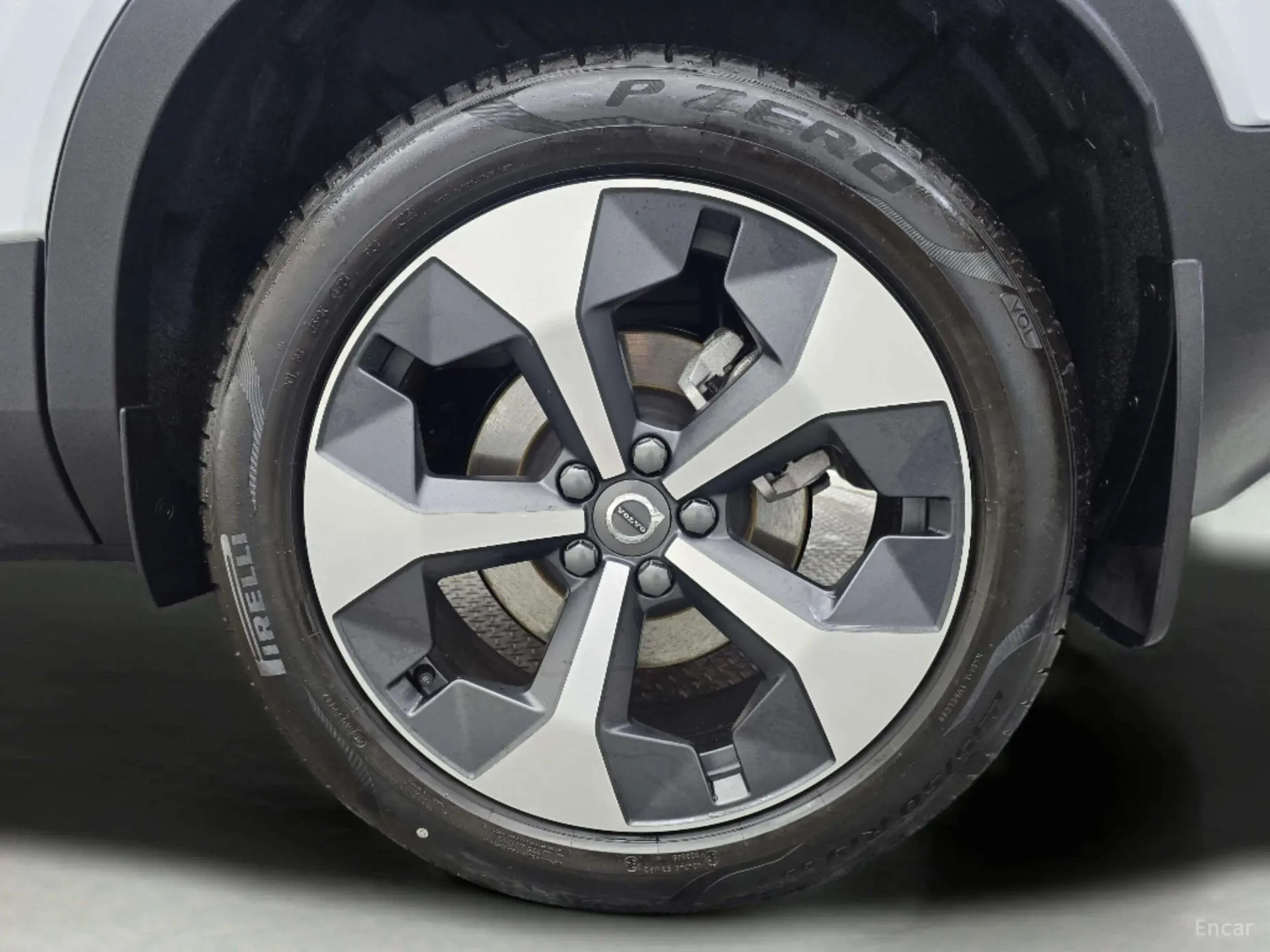 Volvo XC40 превью 5