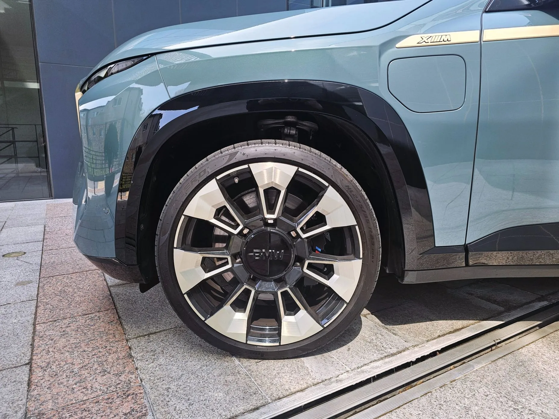 BMW XM (G09) превью 20